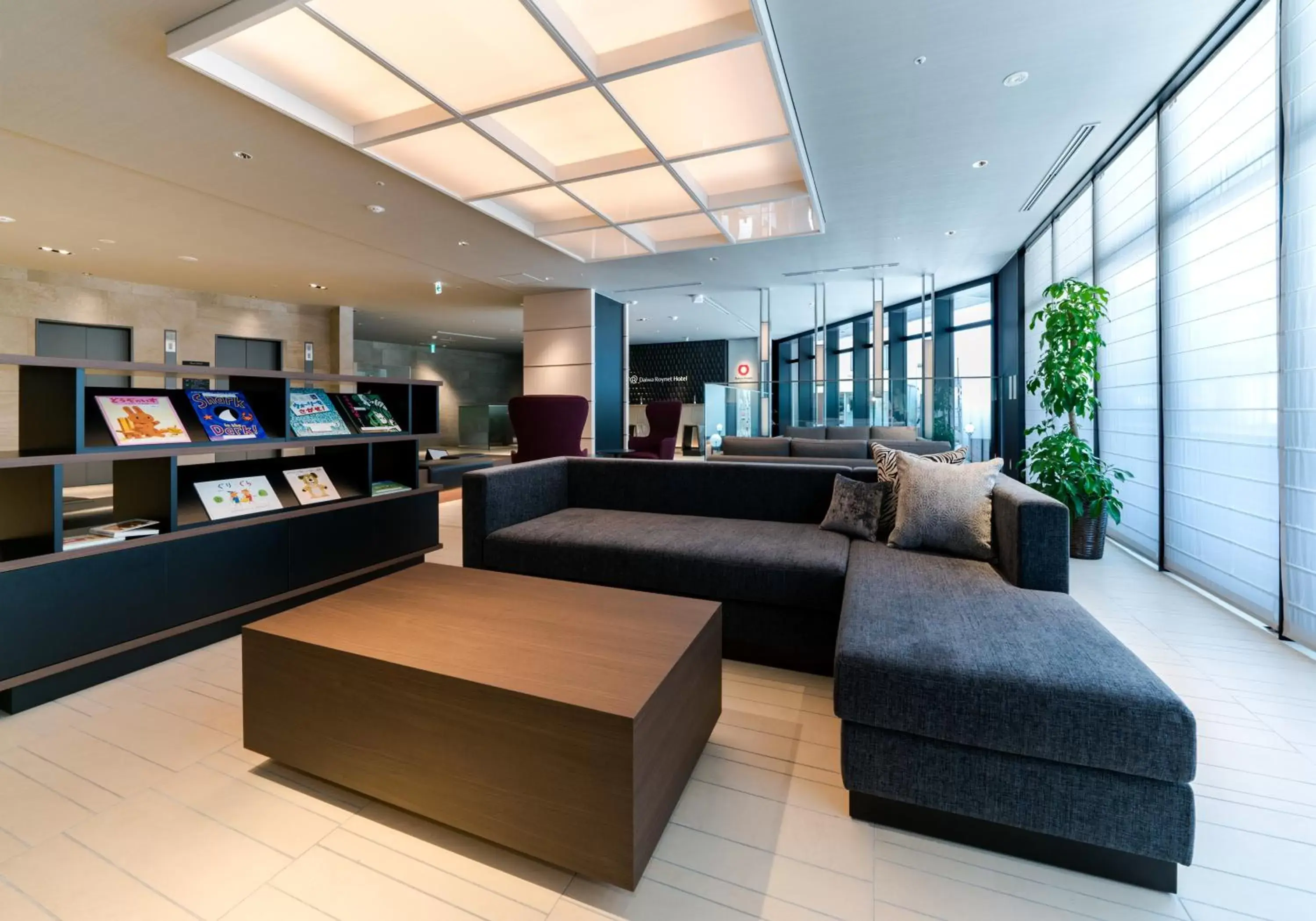 Lobby or reception in Daiwa Roynet Hotel Chiba-chuo