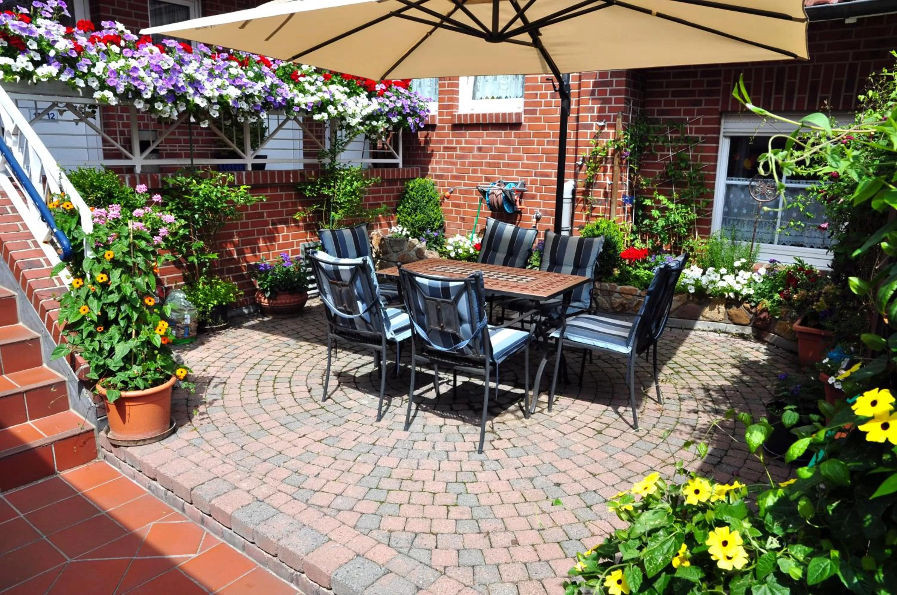 Facade/entrance in Hotel zur Bever