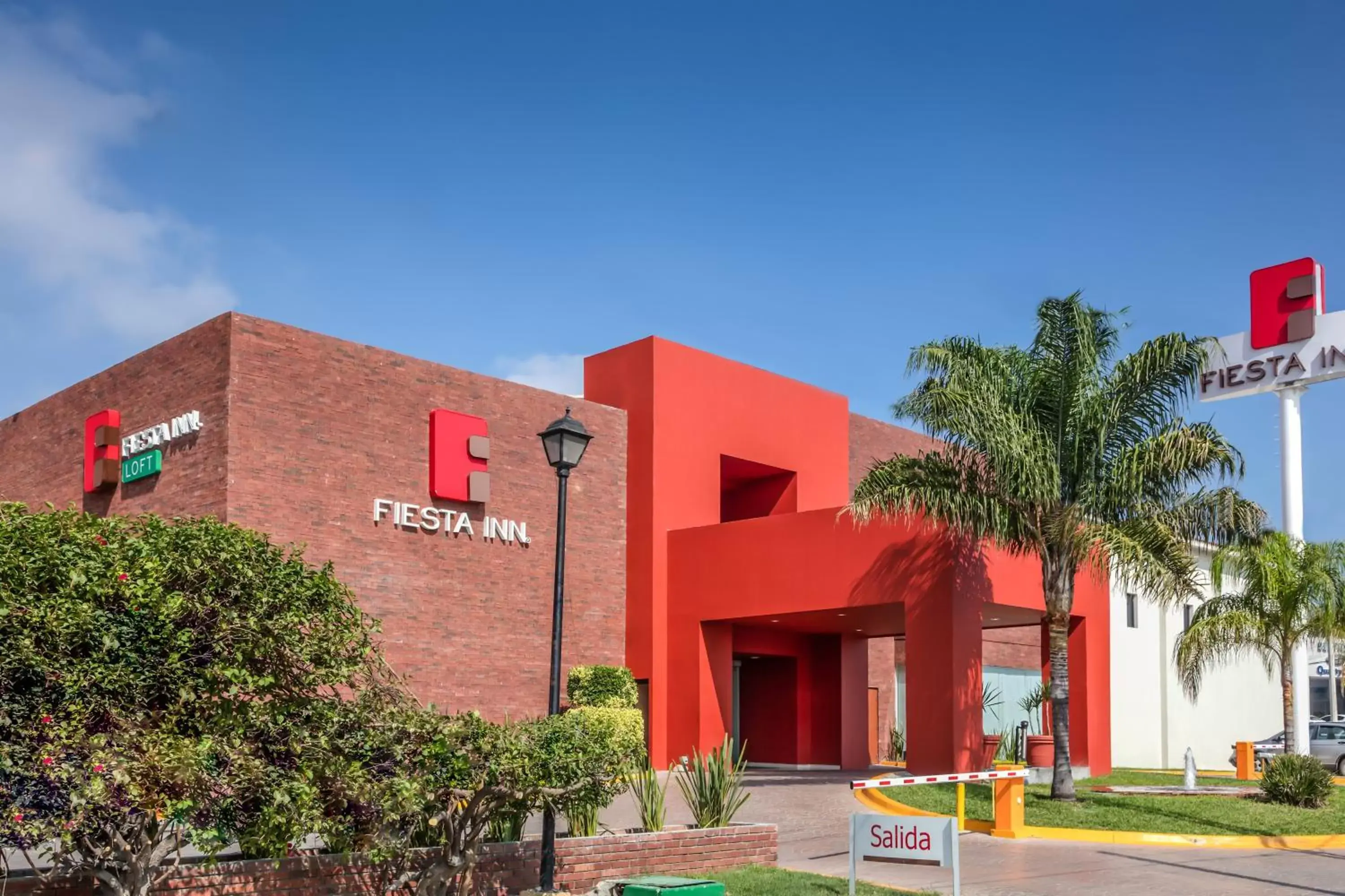 Property building in Fiesta Inn Monterrey la Fe