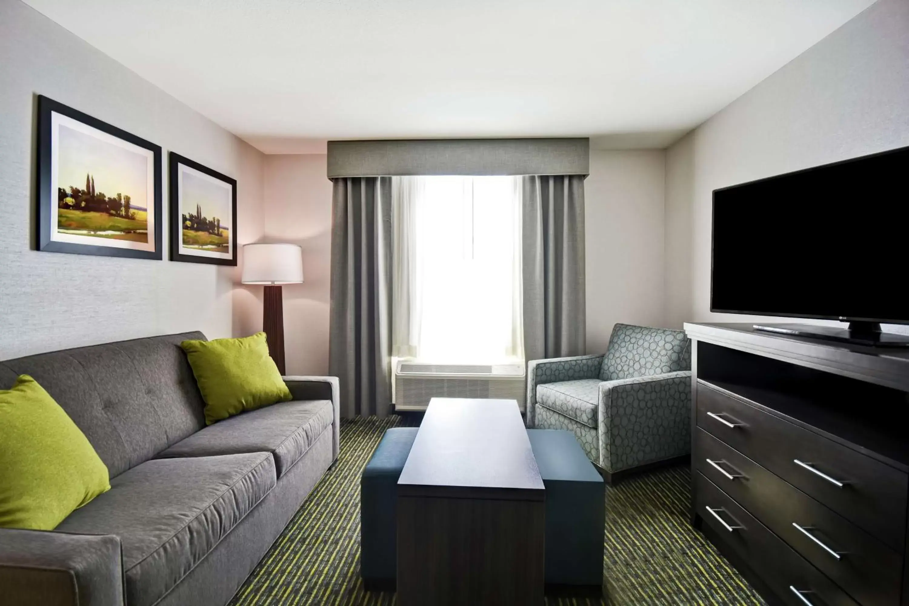 Bedroom, Seating Area in Homewood Suites by Hilton Novi Detroit