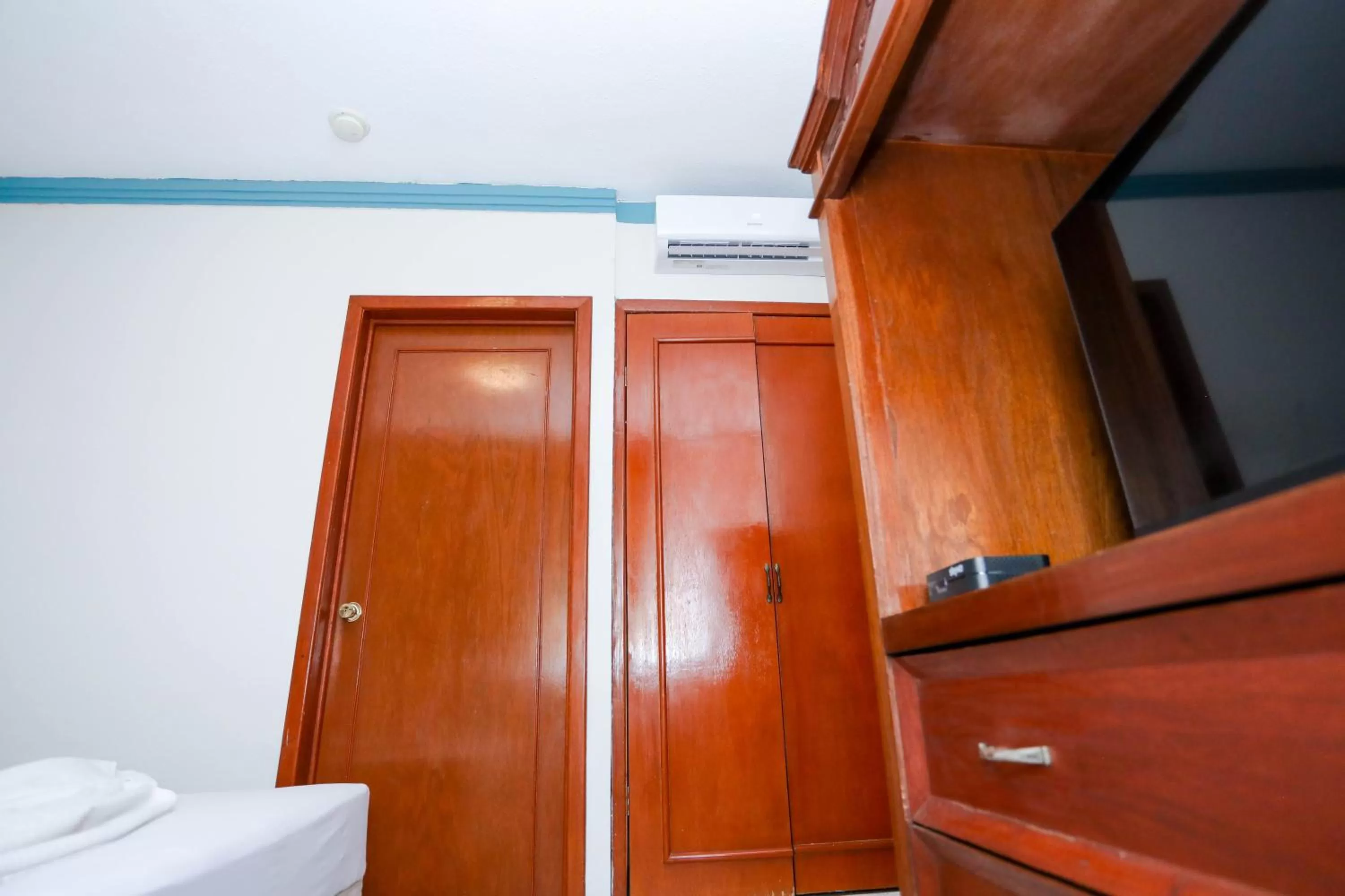 wardrobe in Hotel Avenida Cancun