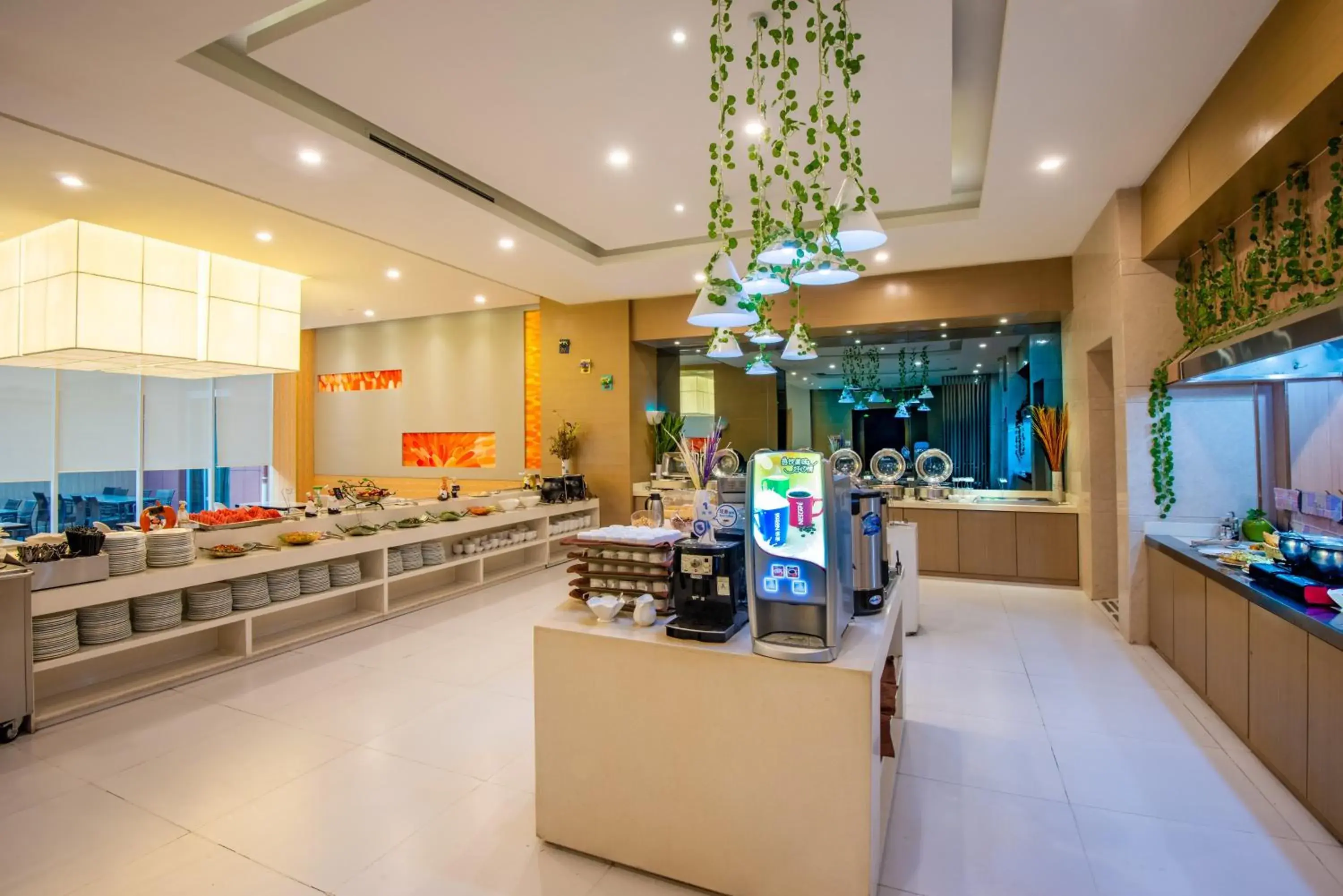 Restaurant/places to eat in Holiday Inn Express Weihai Hi-Tech Zone, an IHG Hotel