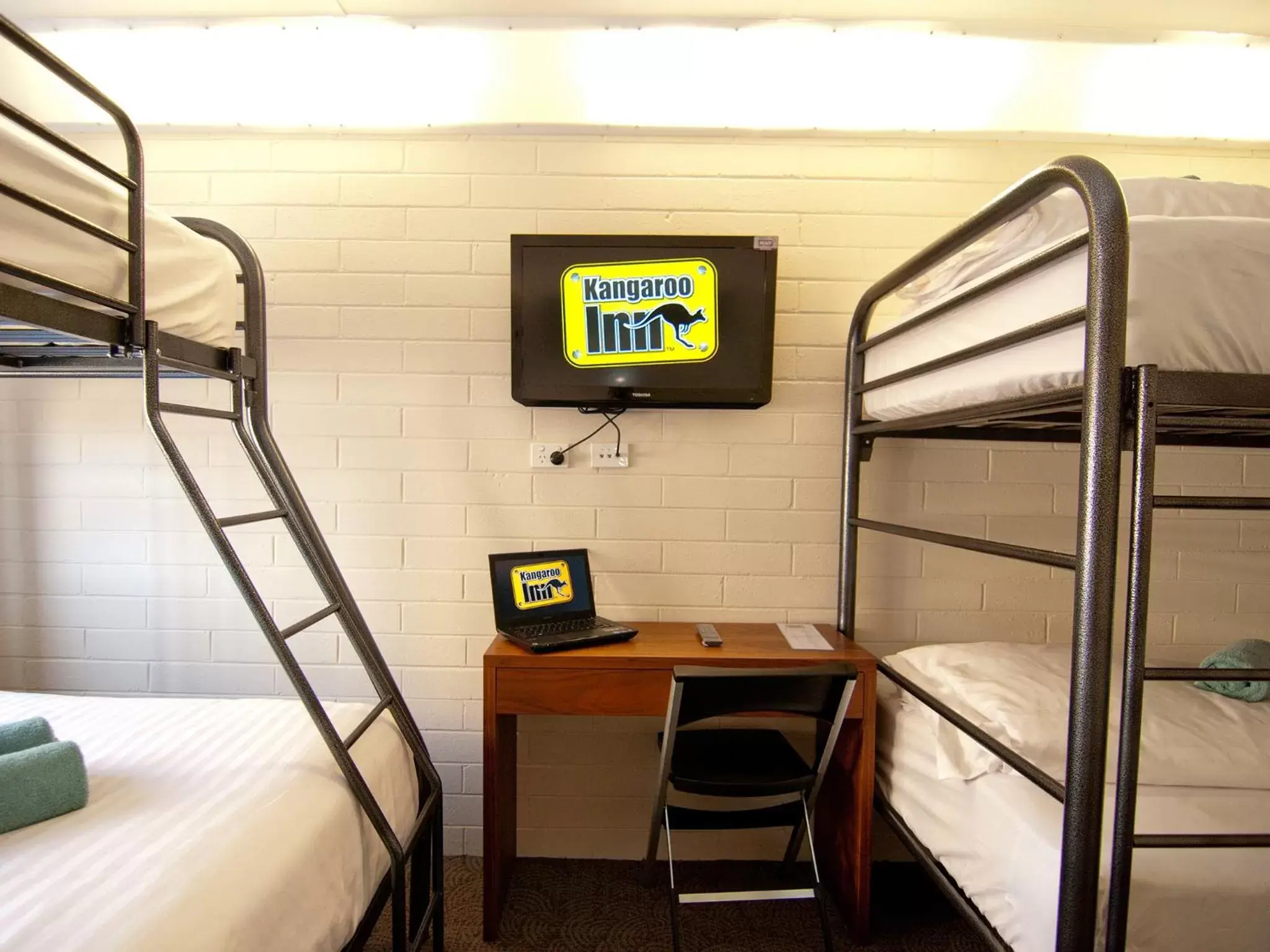 Property logo or sign, Bunk Bed in Kangaroo Inn