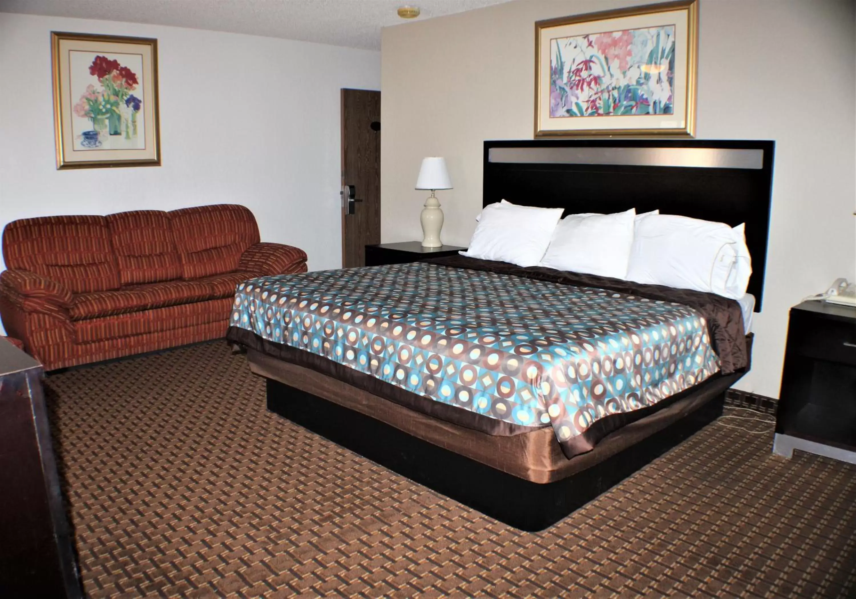 Photo of the whole room, Bed in Knights Inn Payson