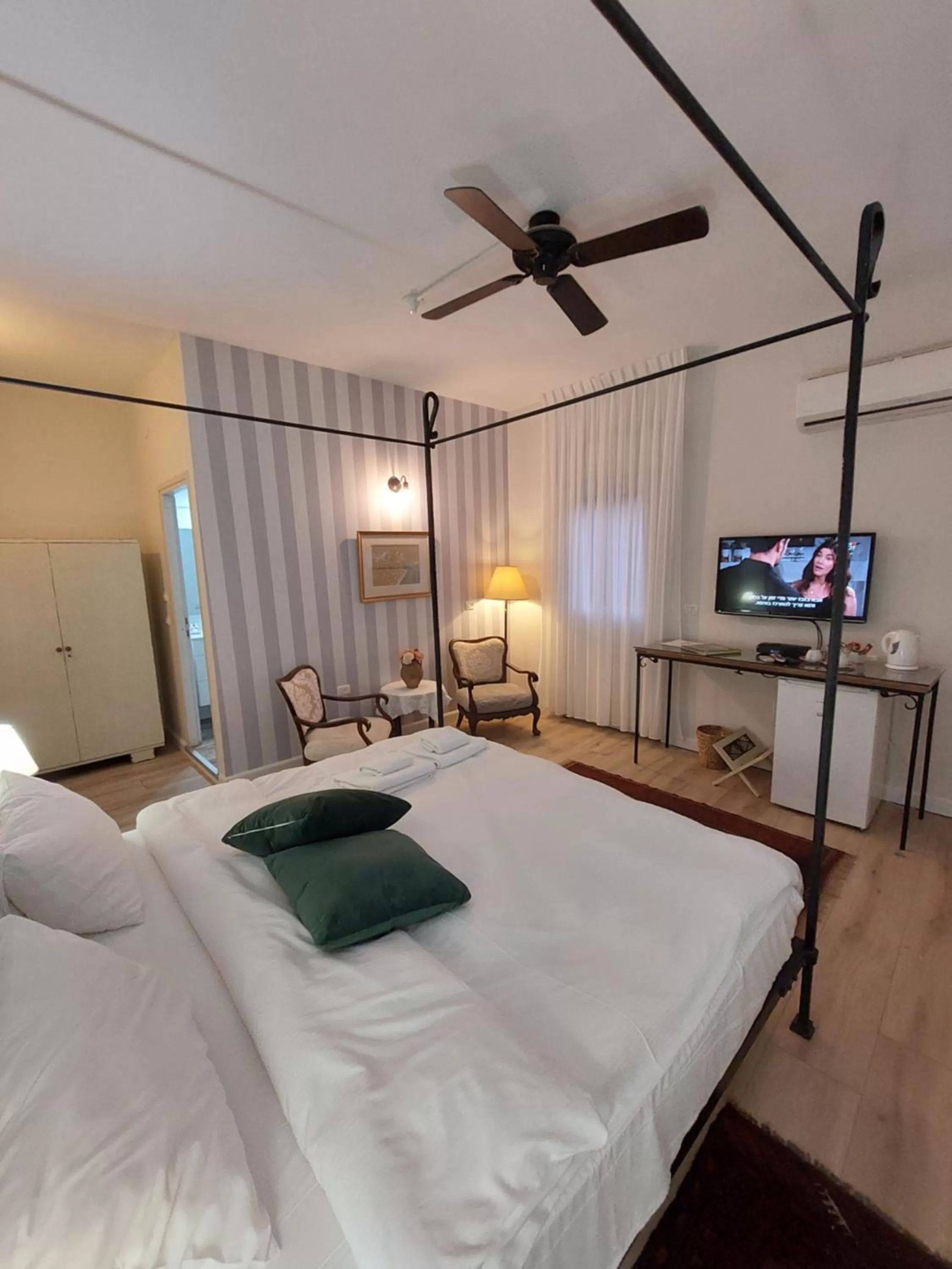 Bed in Lishansky Since 1936