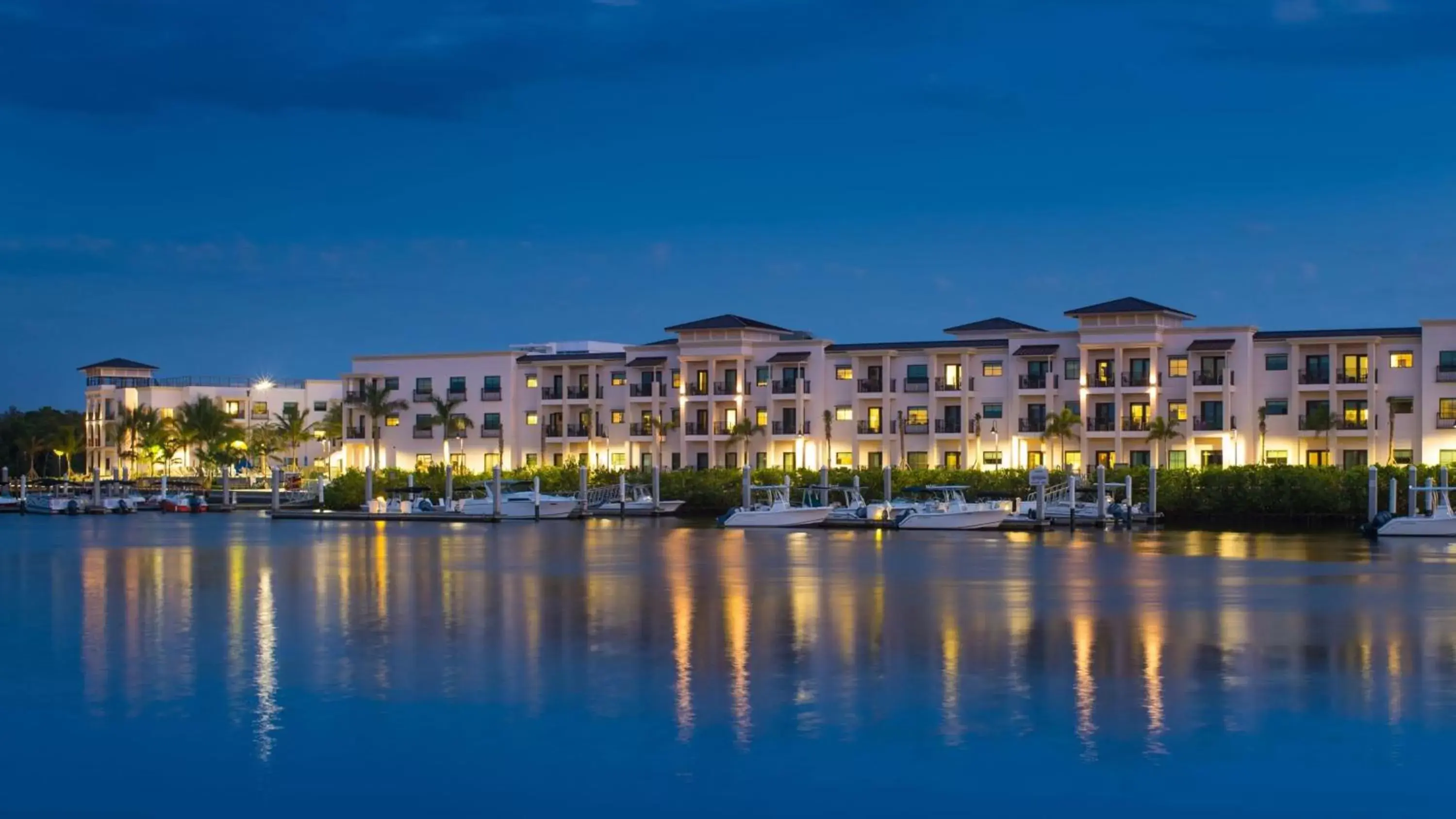 Property building in Hyatt House Naples 5th Avenue Property building in Hyatt House Naples 5th Avenue