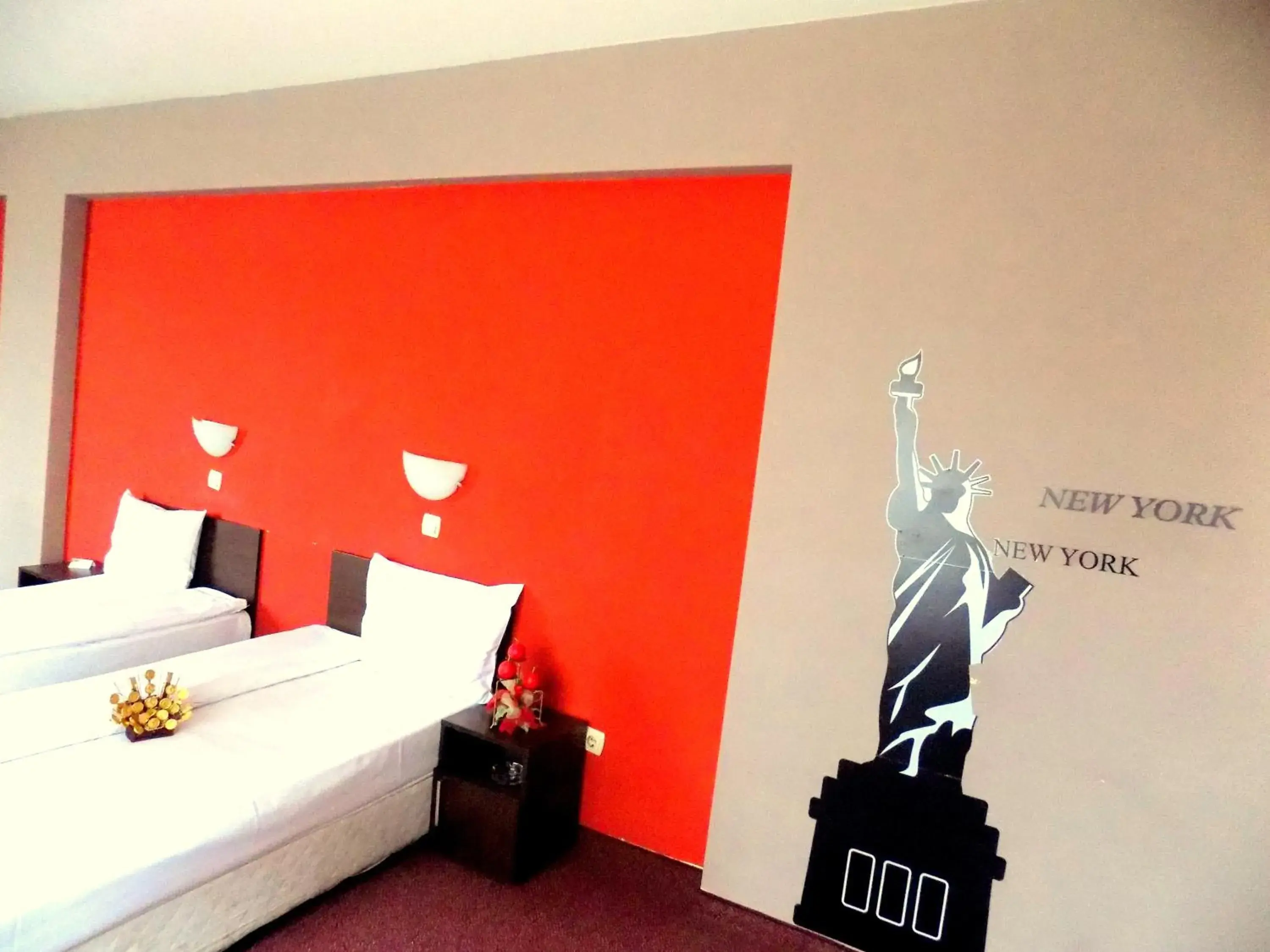 Photo of the whole room, Property Logo/Sign in Hotel Alexander