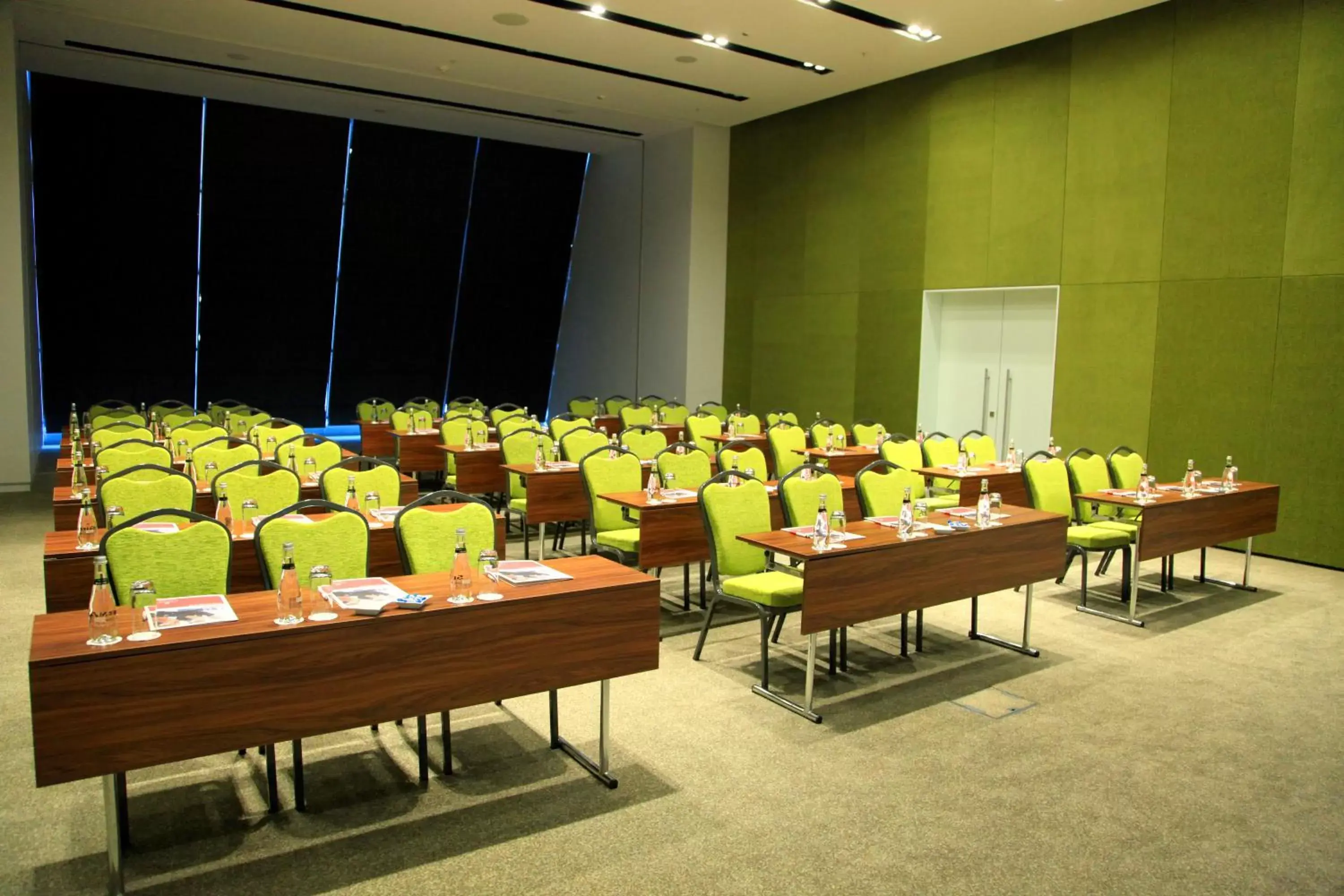 Business facilities in Ramada Plaza by Wyndham Istanbul Asia Airport