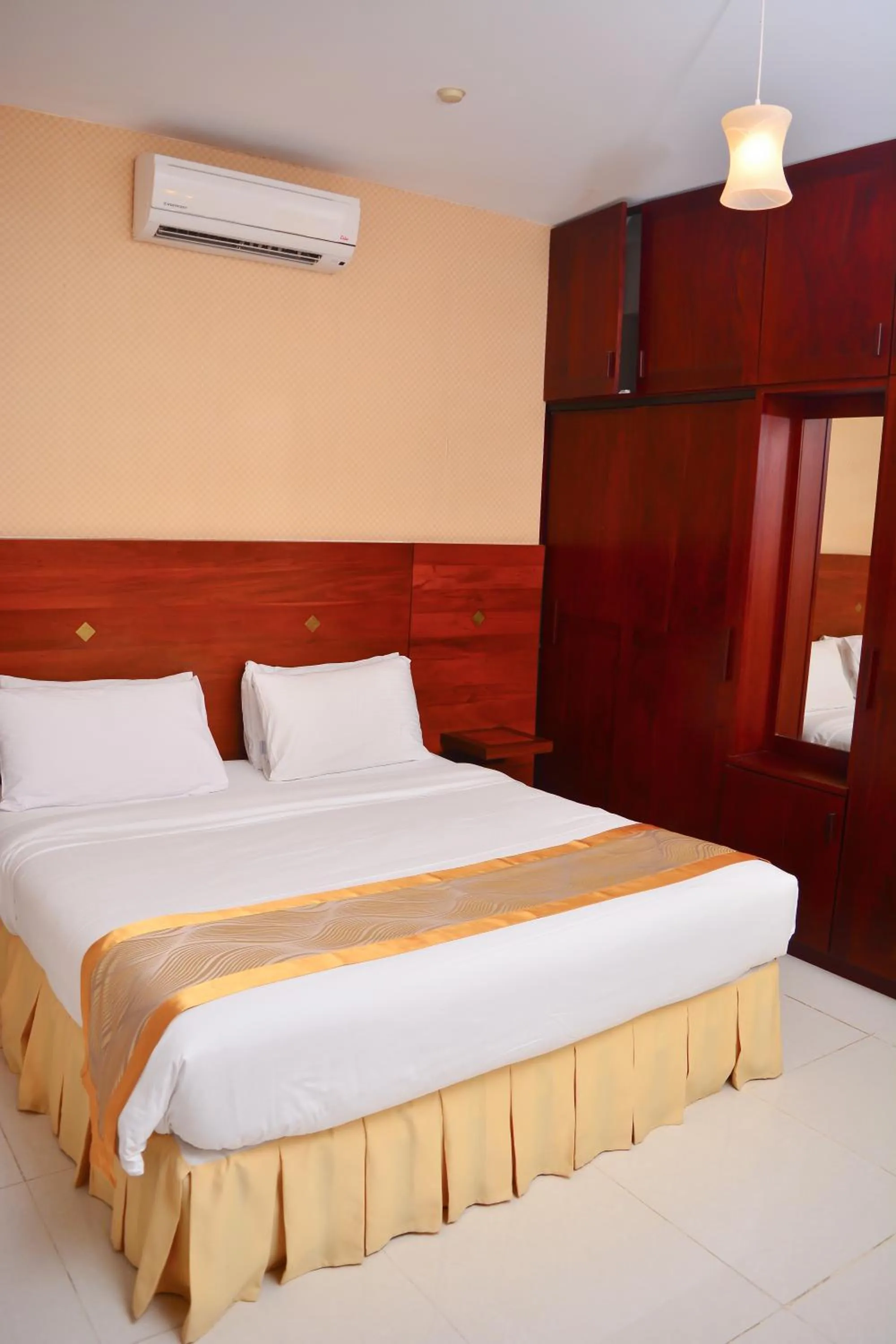 One-Bedroom Deluxe Suite in Unique Towers Luxury Boutique Suites