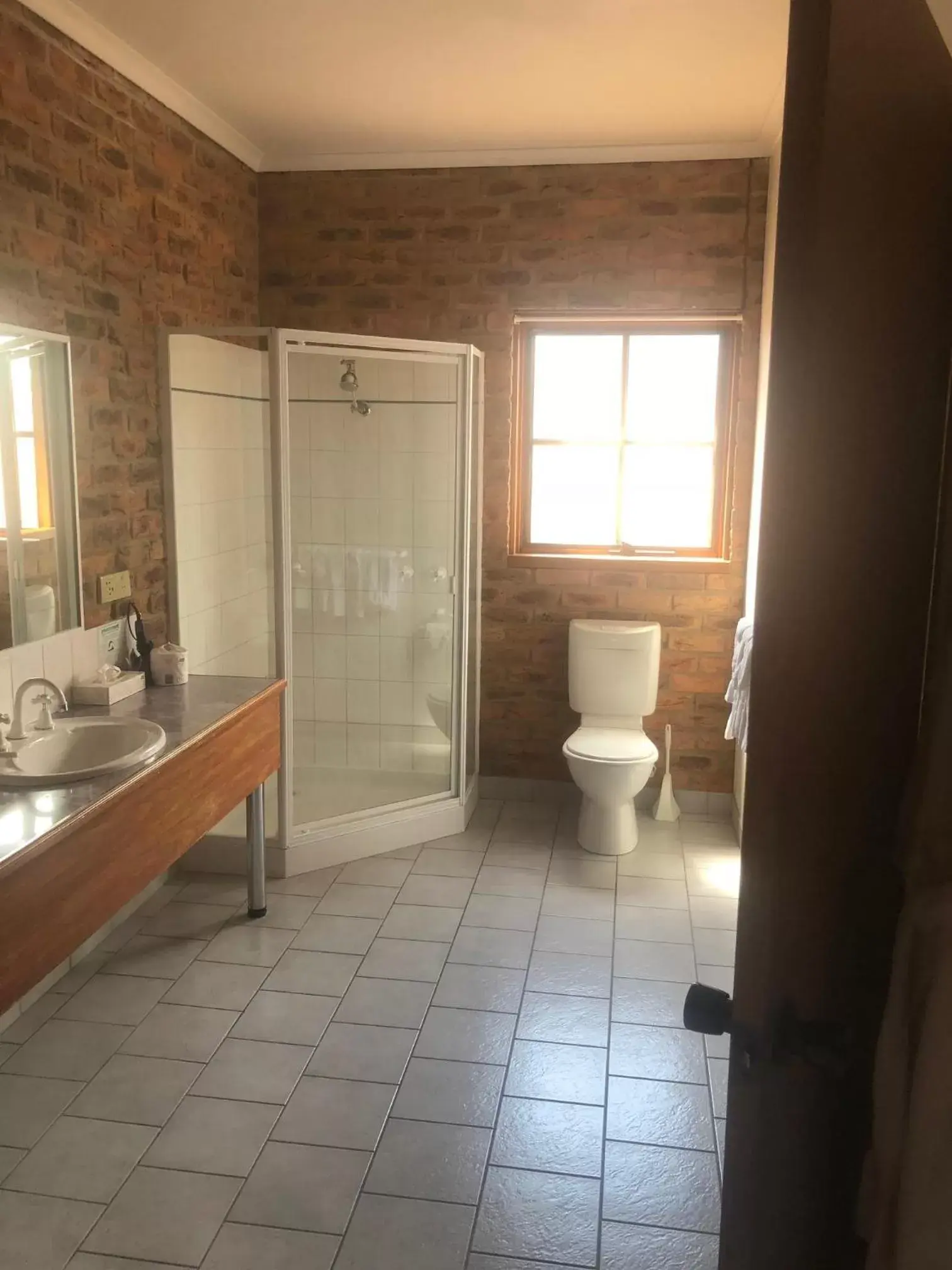 Shower, Bathroom in Mercure Port of Echuca