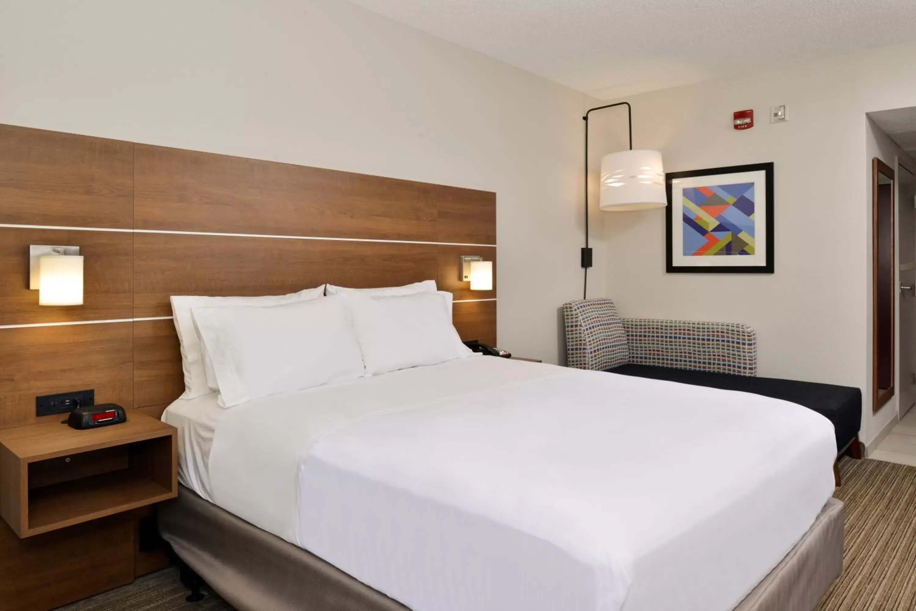 Bed in Holiday Inn Express Blowing Rock South, an IHG Hotel