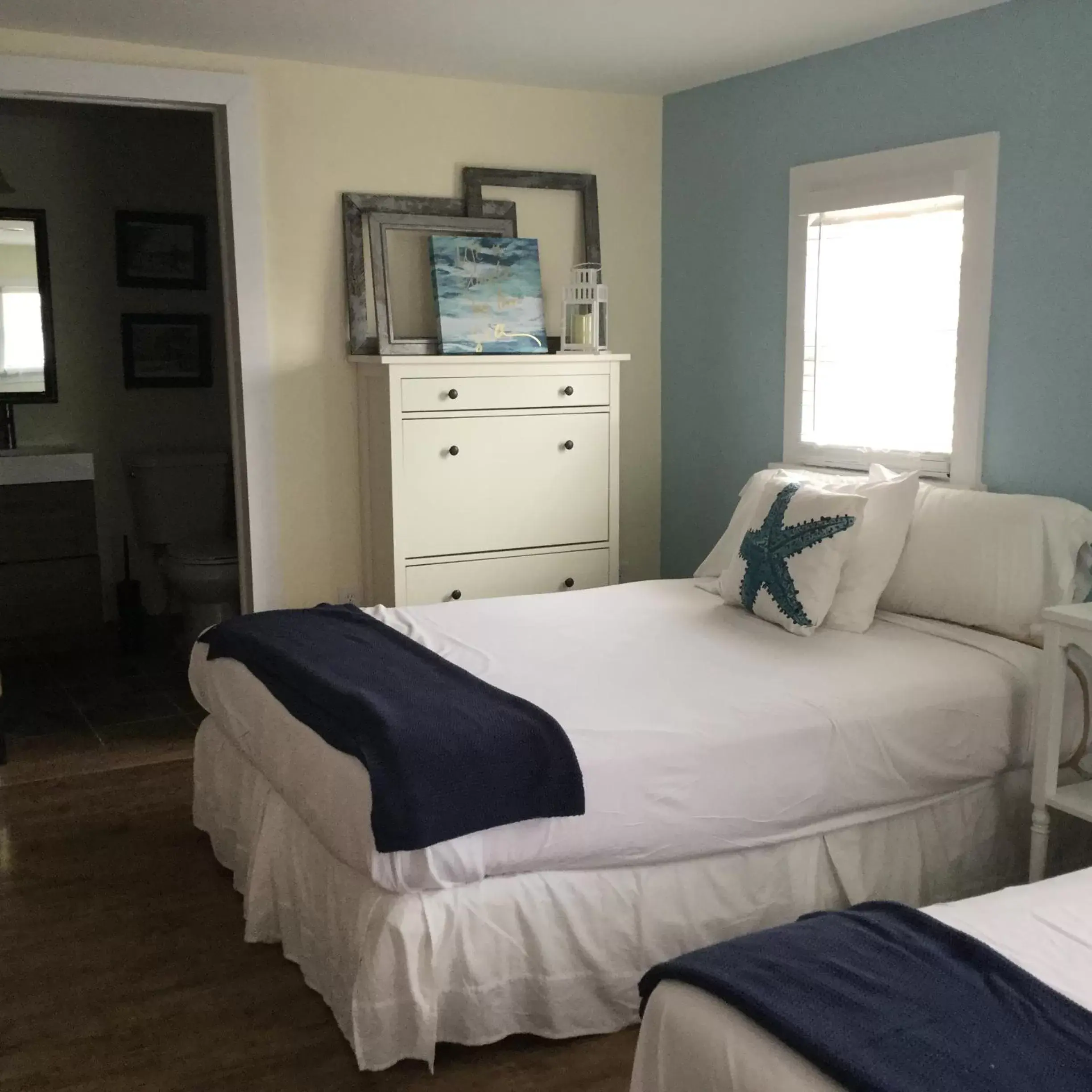 Bed, Room Photo in Ocean Manor 1100 Inn