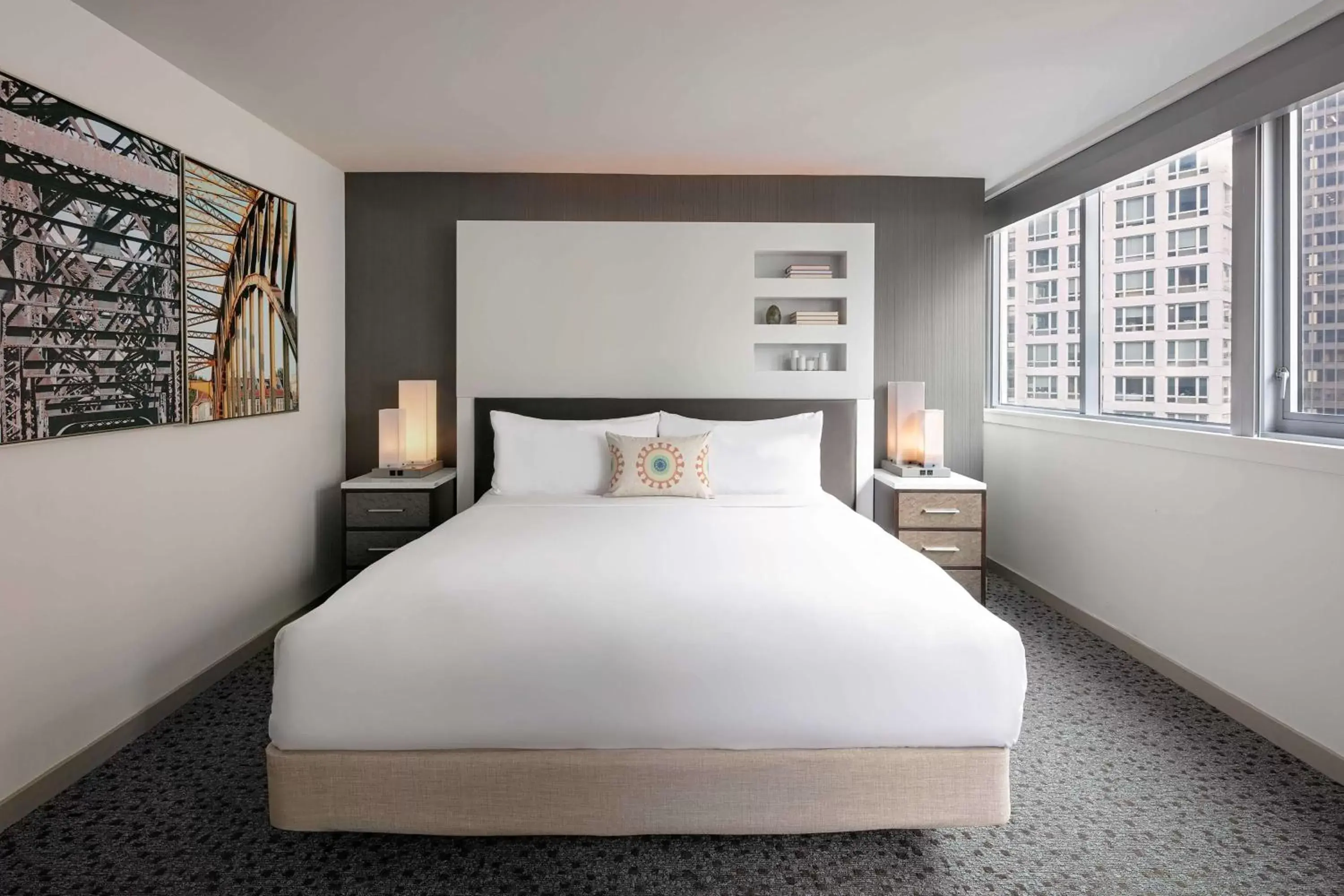 Photo of the whole room, Bed in The Royal Sonesta Chicago Downtown