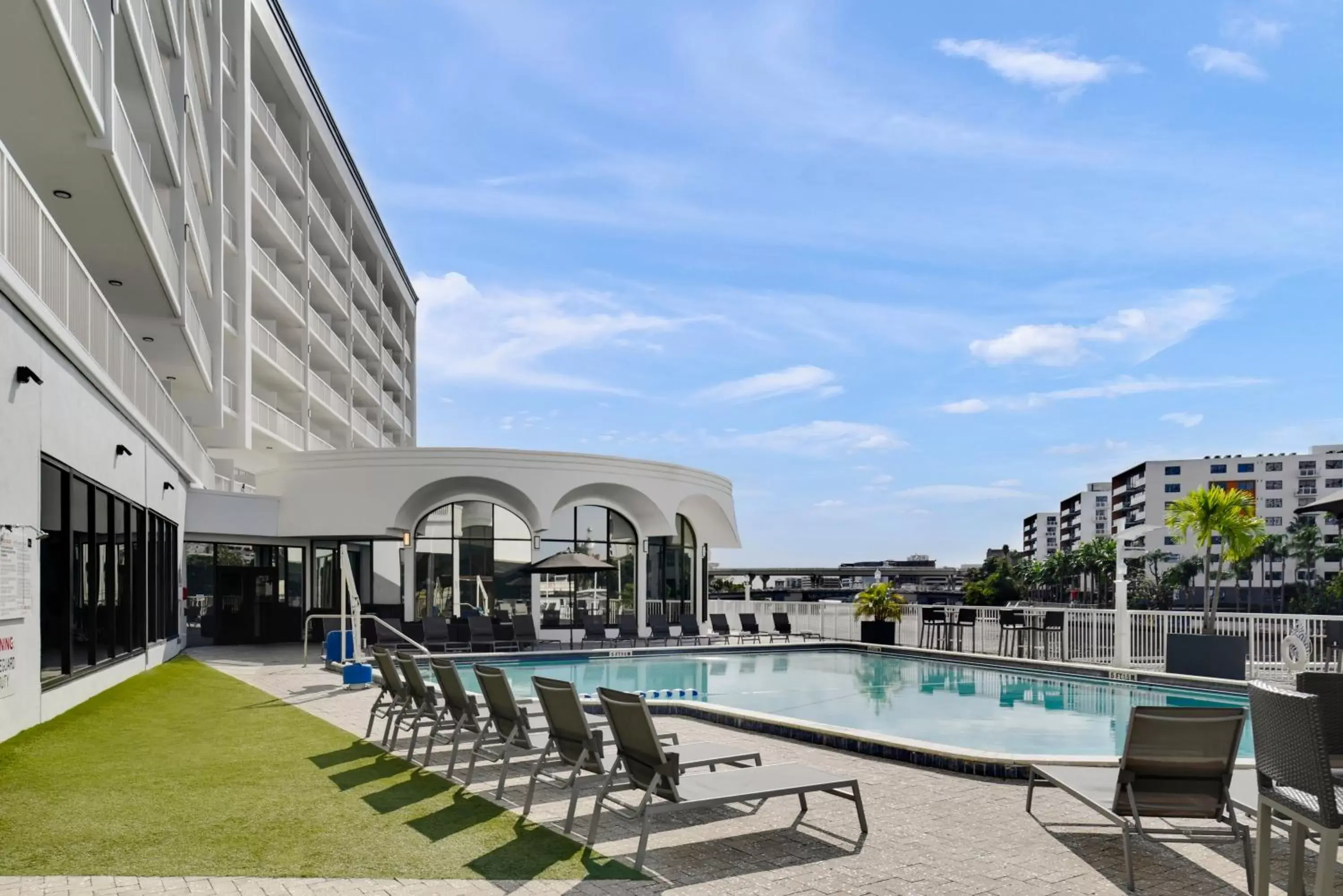Swimming Pool in Hotel Tampa Riverwalk