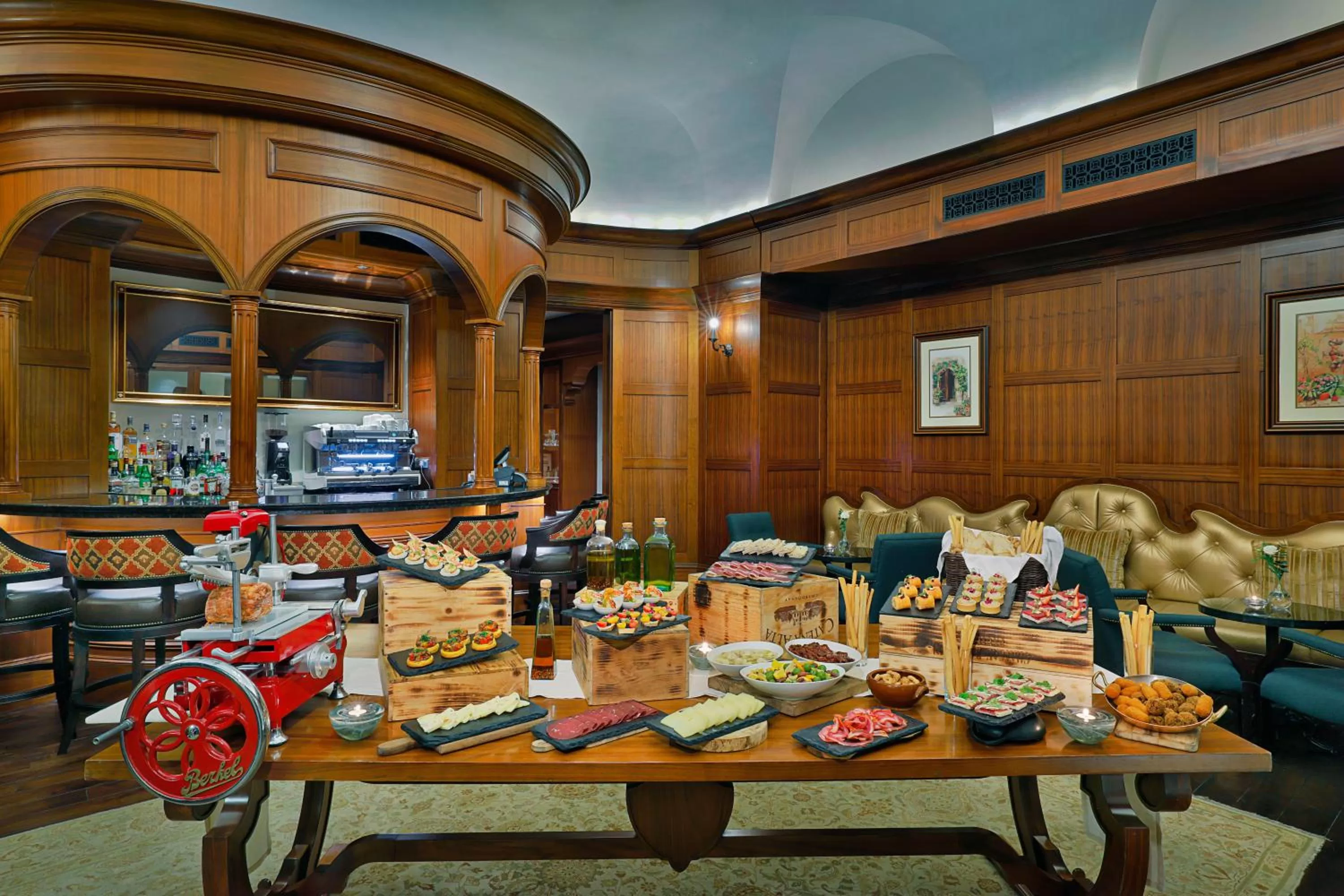 Restaurant/places to eat in The St. Regis Abu Dhabi