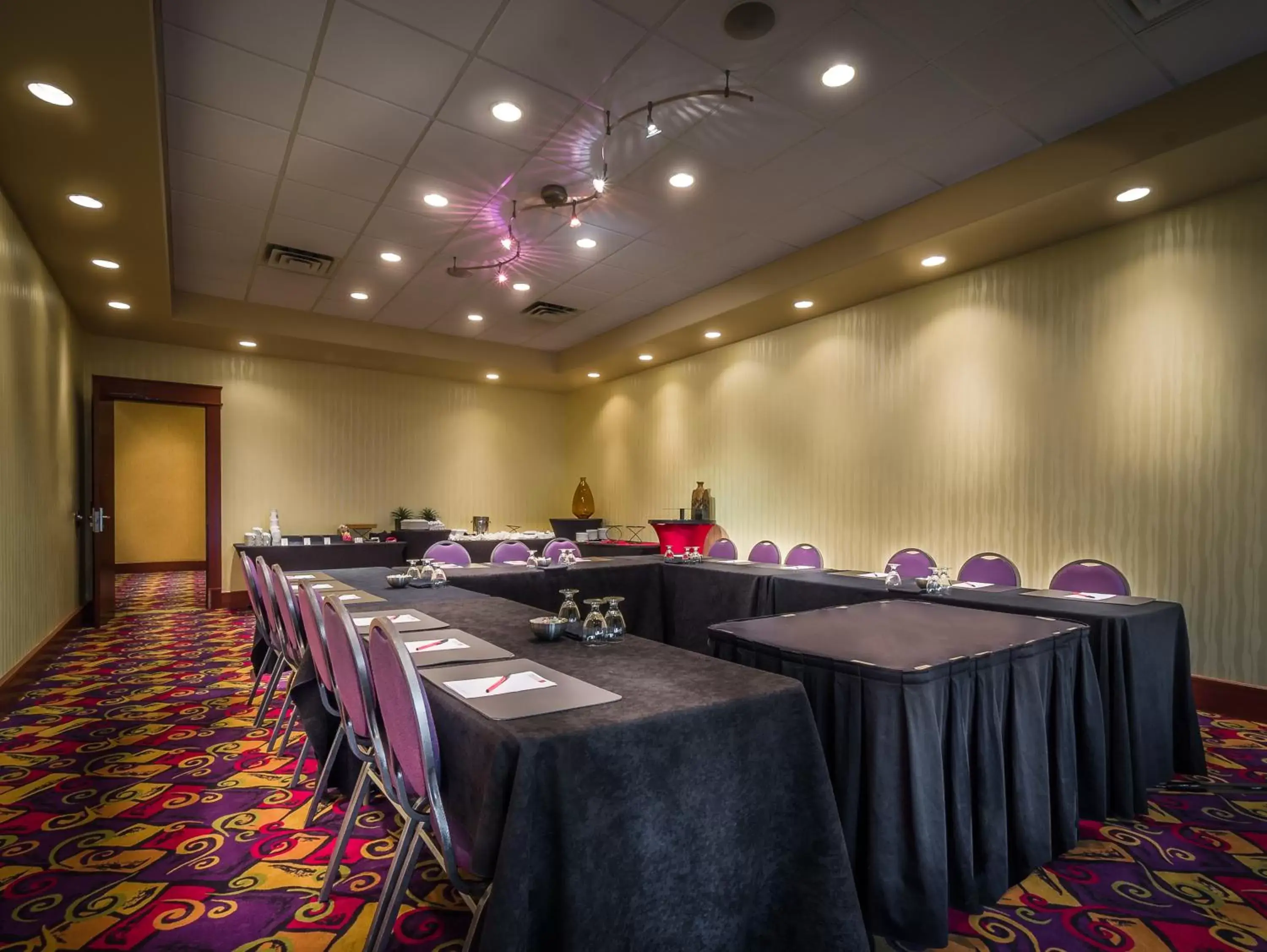 Banquet/Function facilities in Deerfoot Inn and Casino