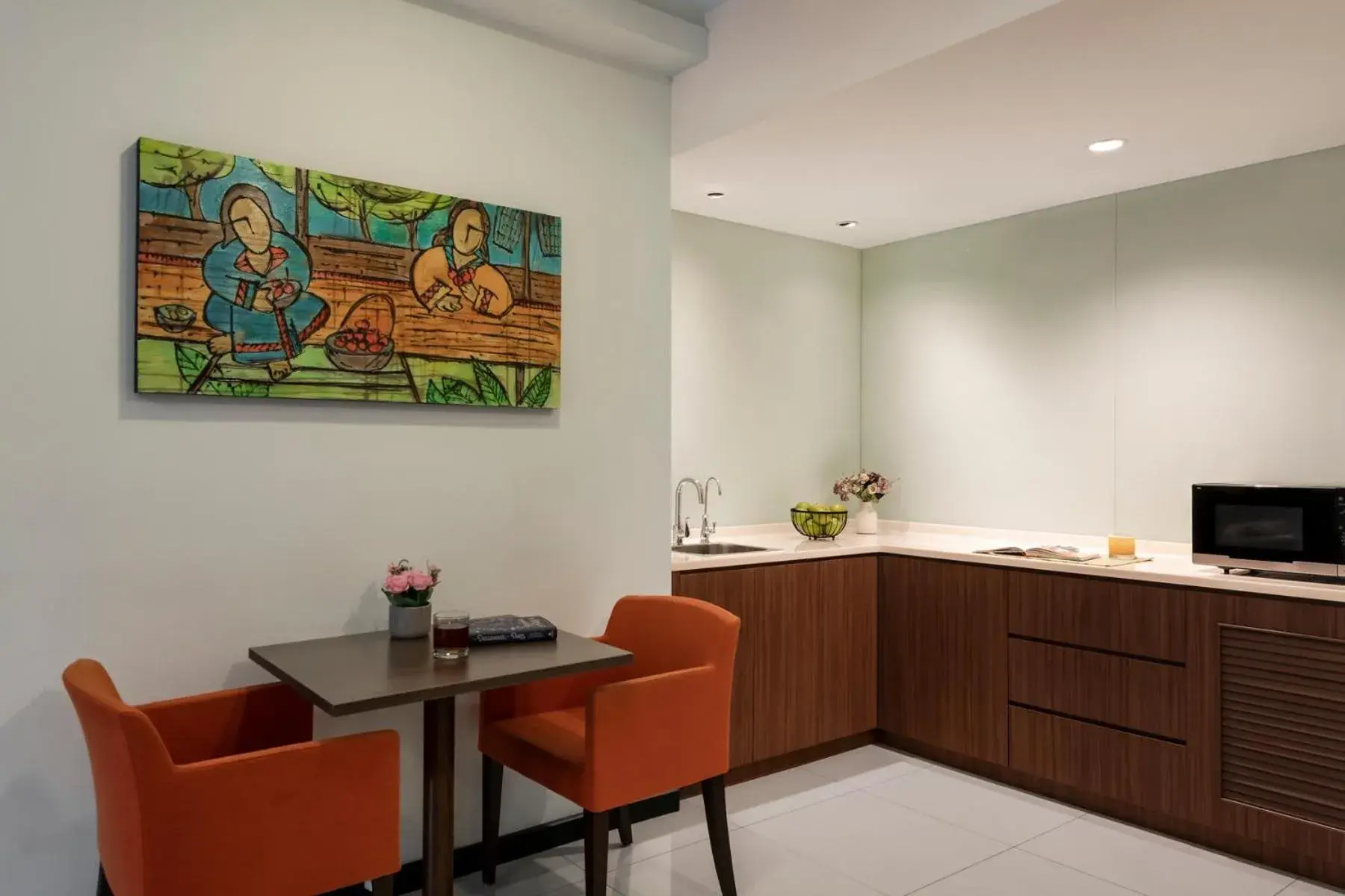 Kitchen or kitchenette in Oakwood Hotel and Residence Kuala Lumpur