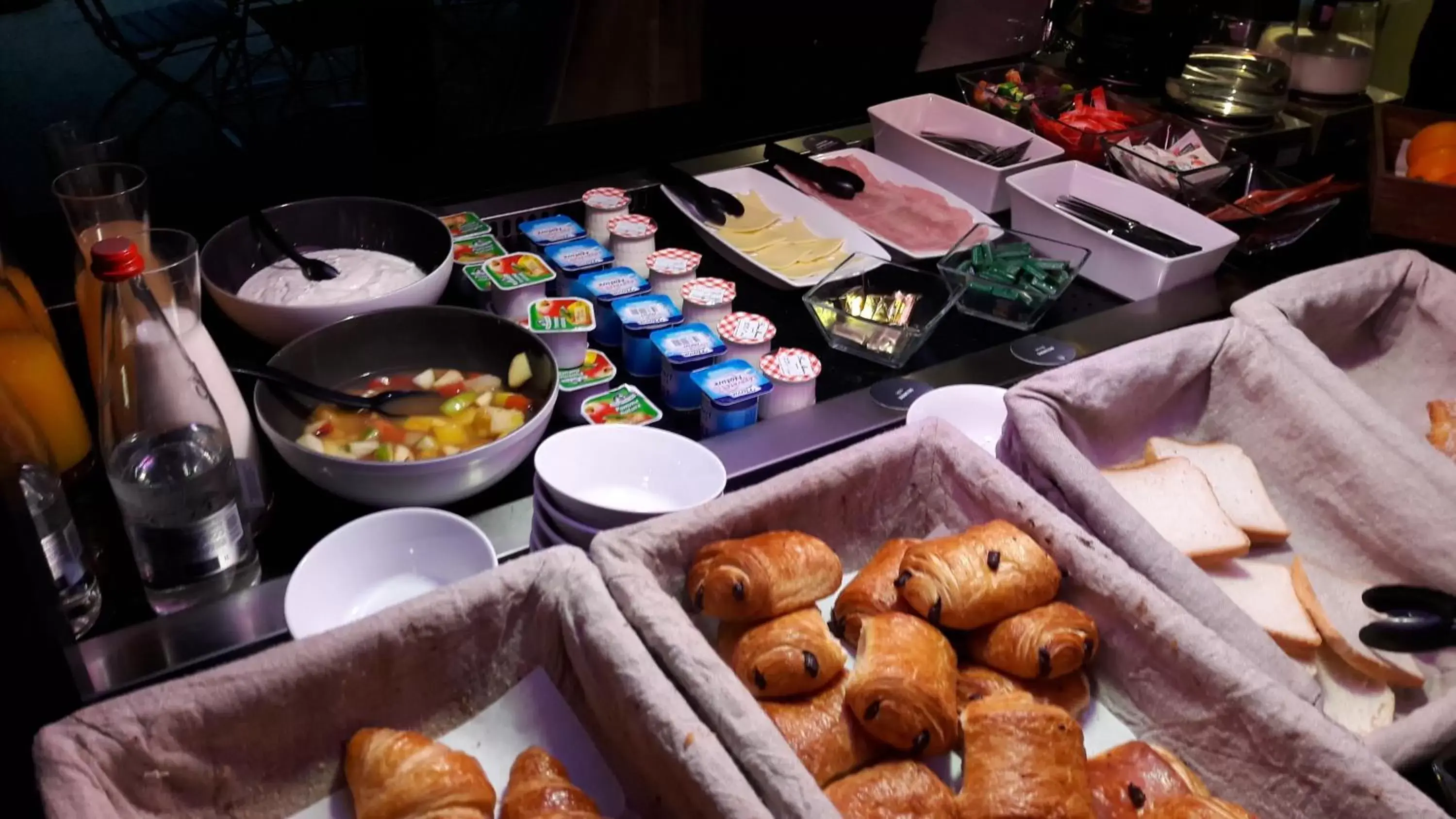 Buffet breakfast in Campanile Nevers Nord - Varennes-Vauzelles