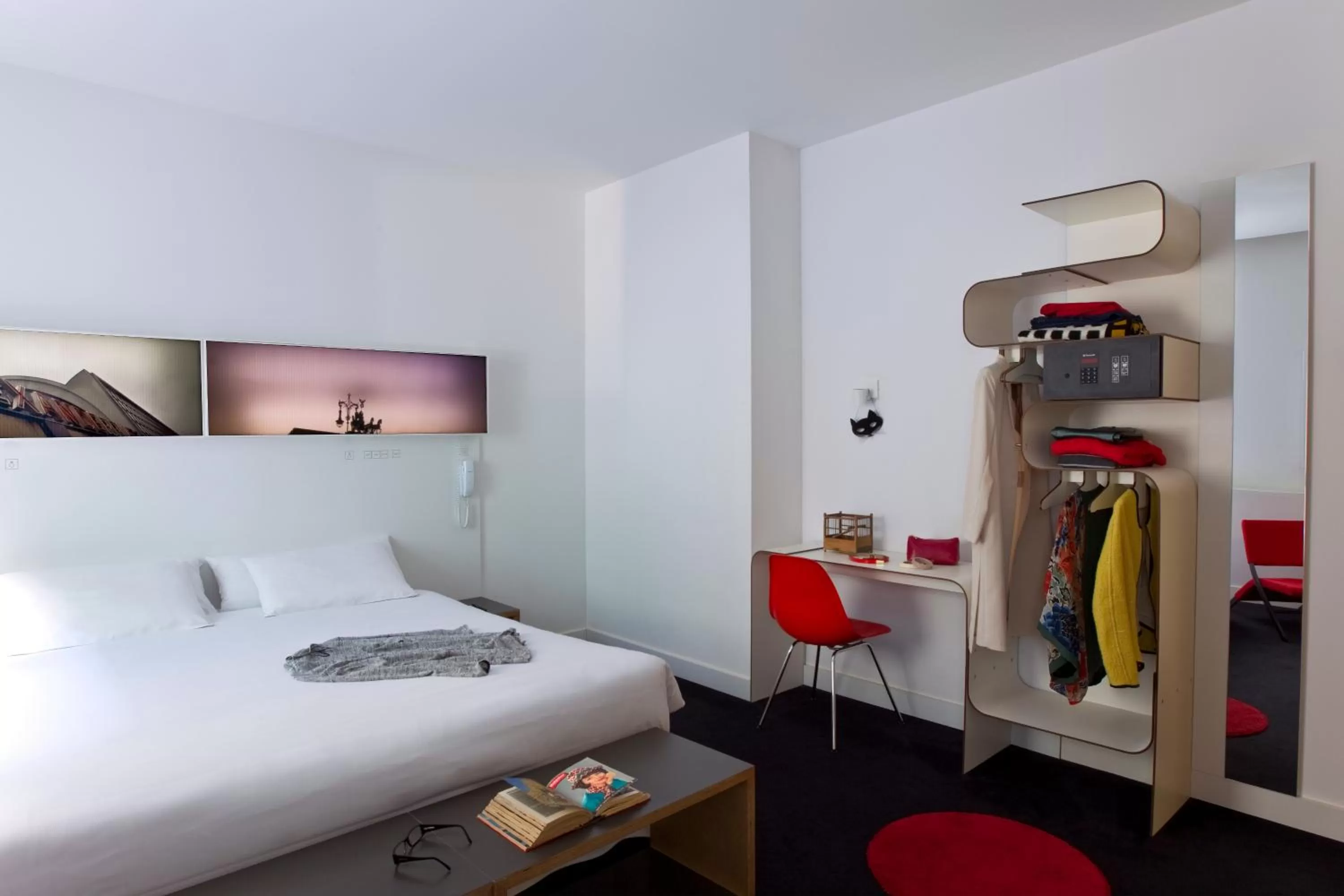 Bed in Hotel Gat Point Charlie