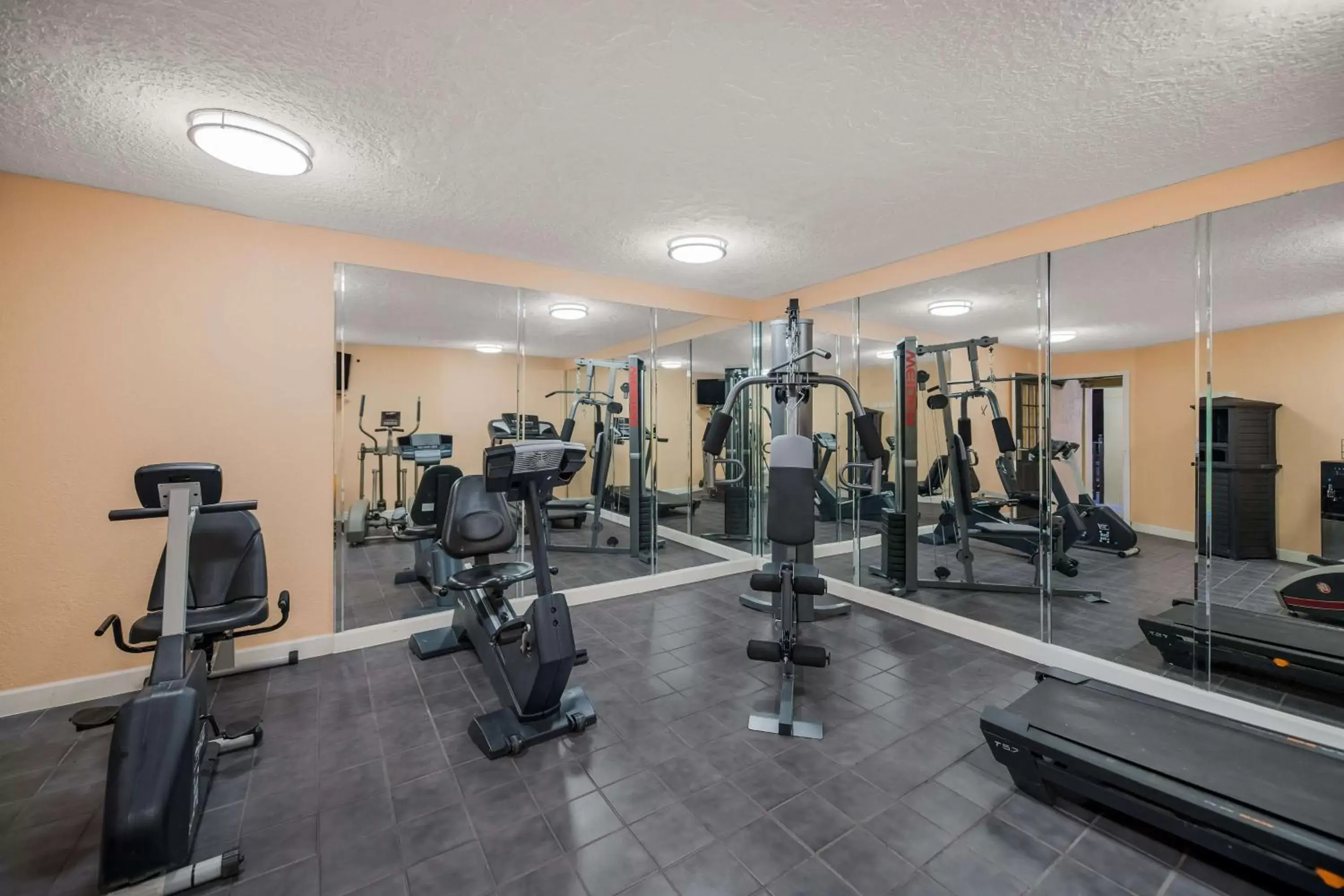 Fitness centre/facilities, Fitness Center/Facilities in SureStay Hotel by Best Western Mt Pleasant