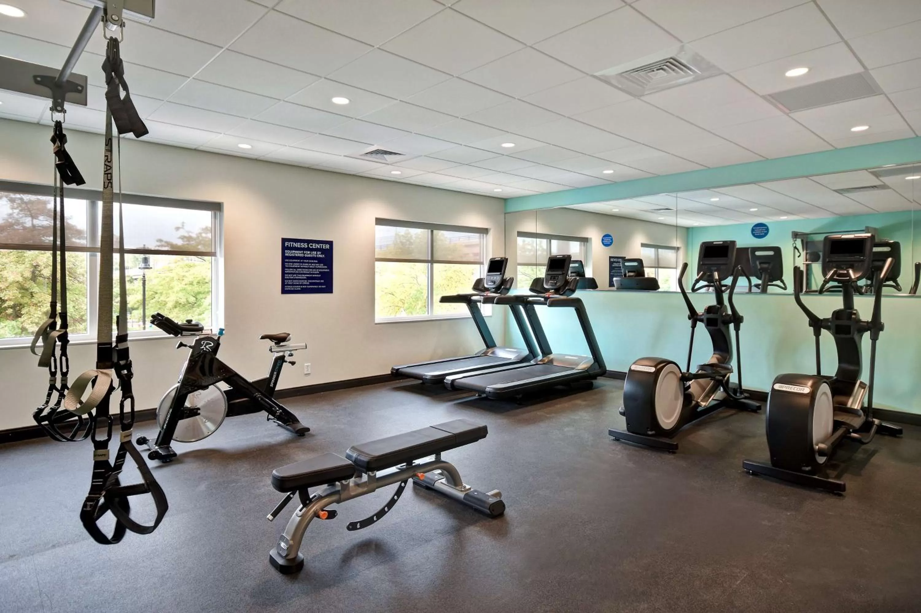 Fitness centre/facilities in Tru By Hilton Manchester Downtown