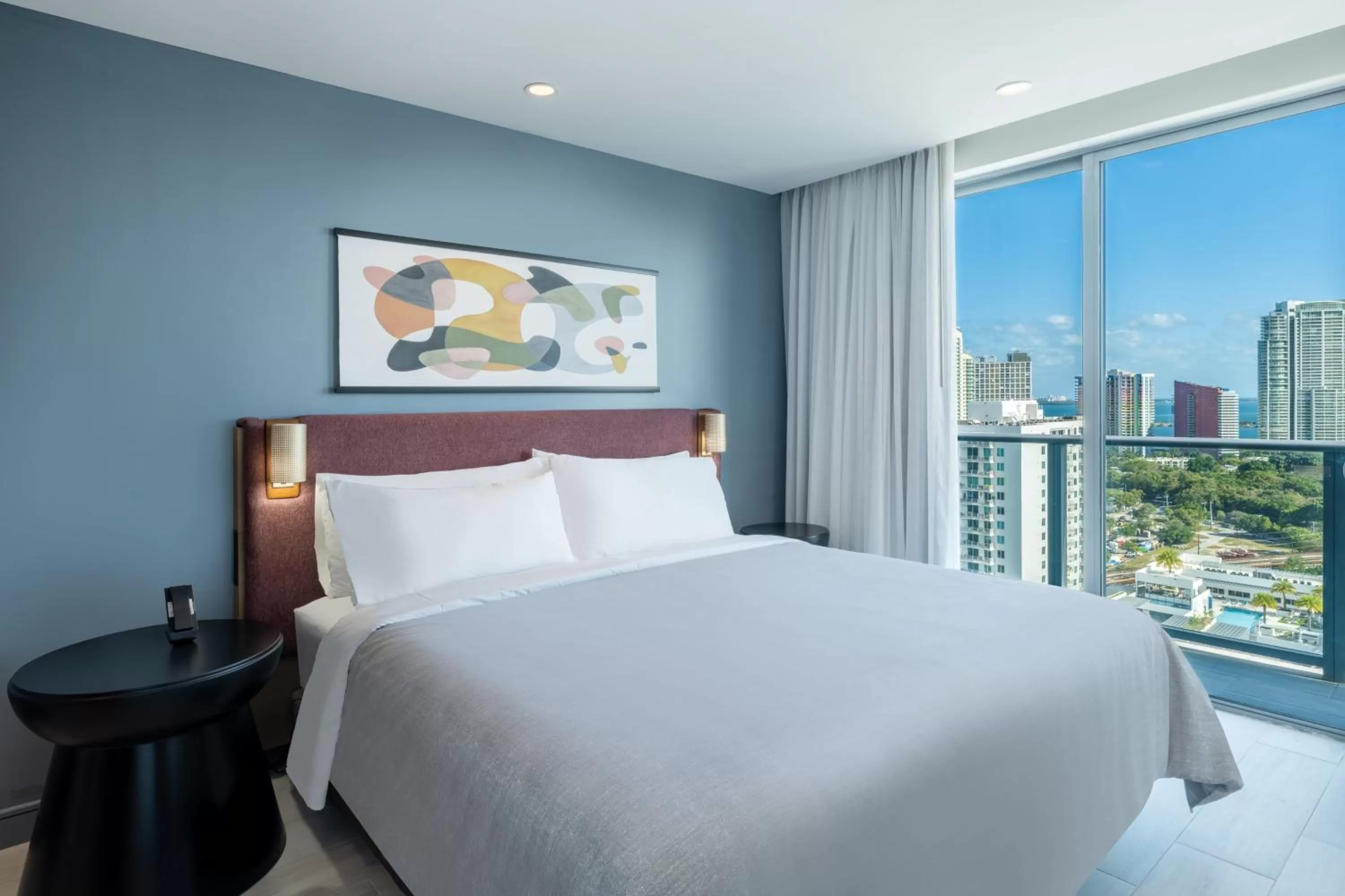 Photo of the whole room, Bed in Atwell Suites Miami Brickell by IHG