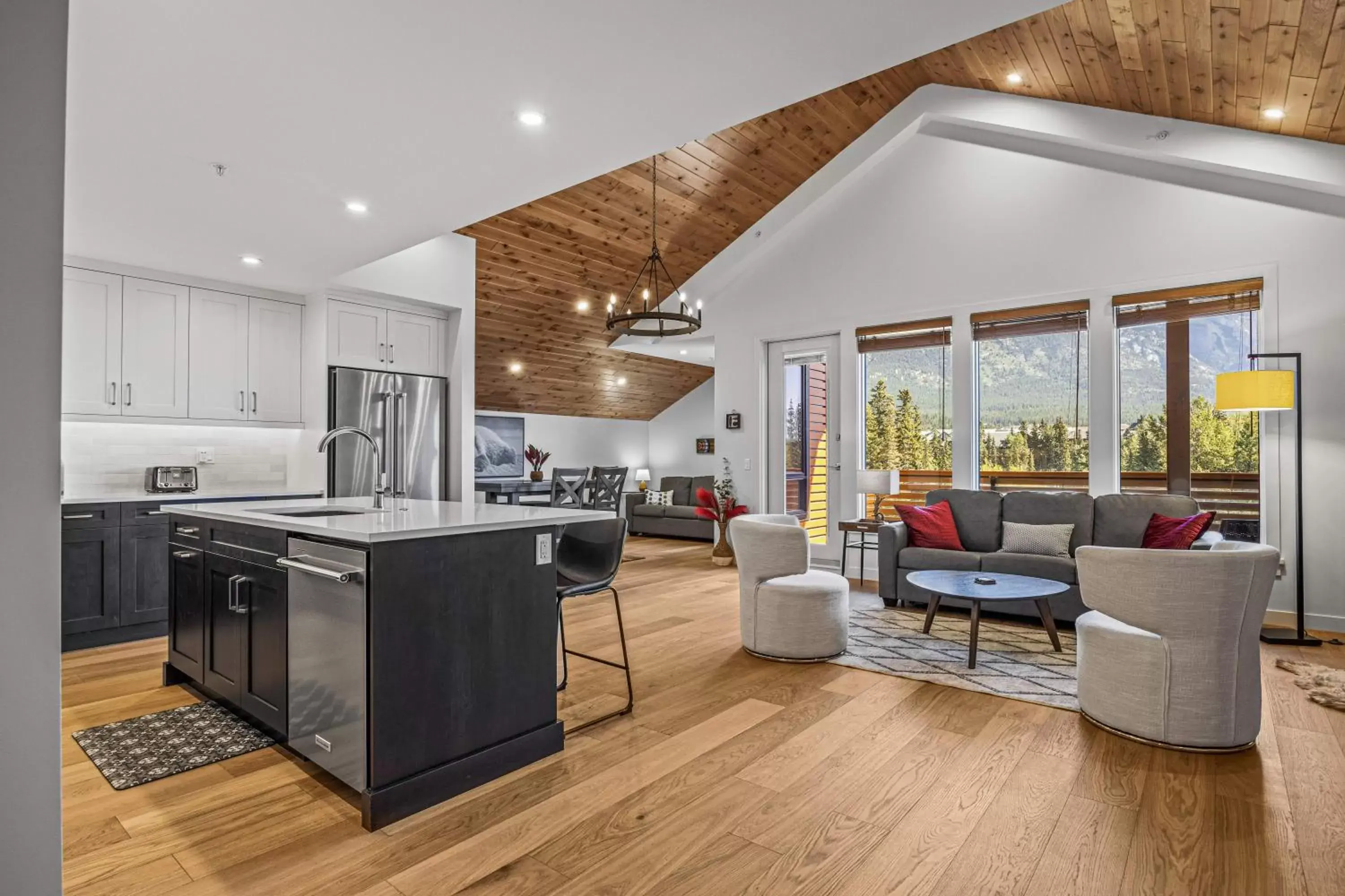 Living room, Seating Area in Tamarack Lodge by Spring Creek Vacations