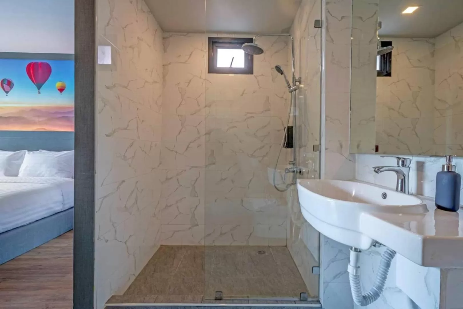 Bedroom, Bed in Hyde Park Hotel Bangkok