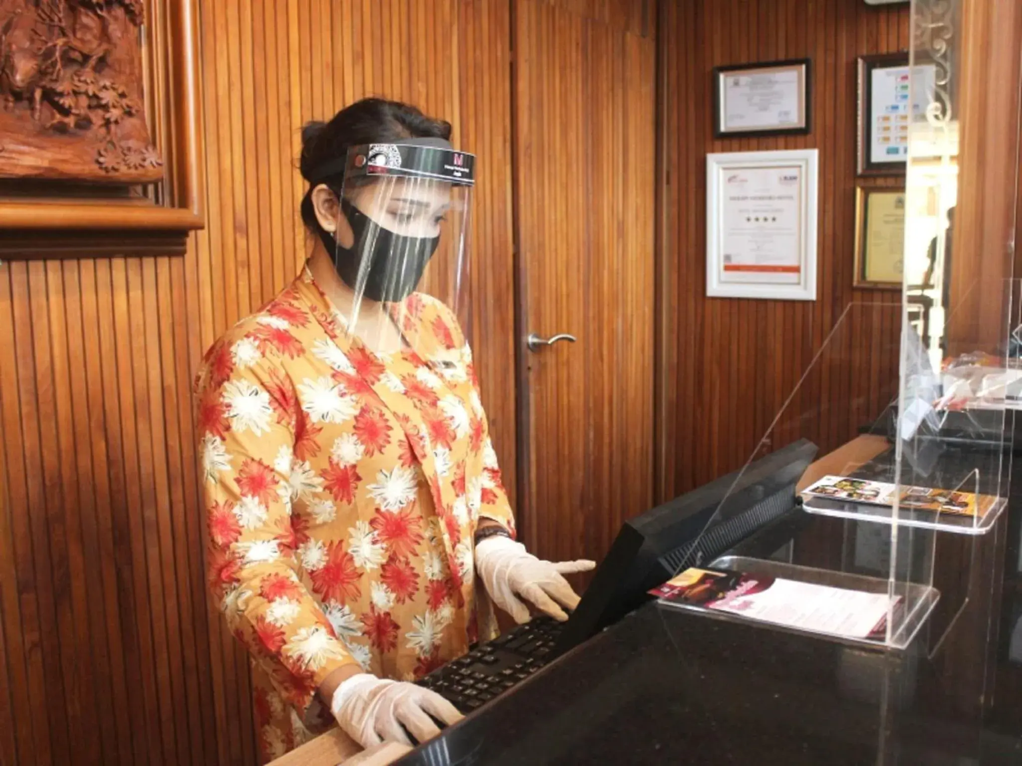 Lobby or reception, Staff in Merapi Merbabu Hotels