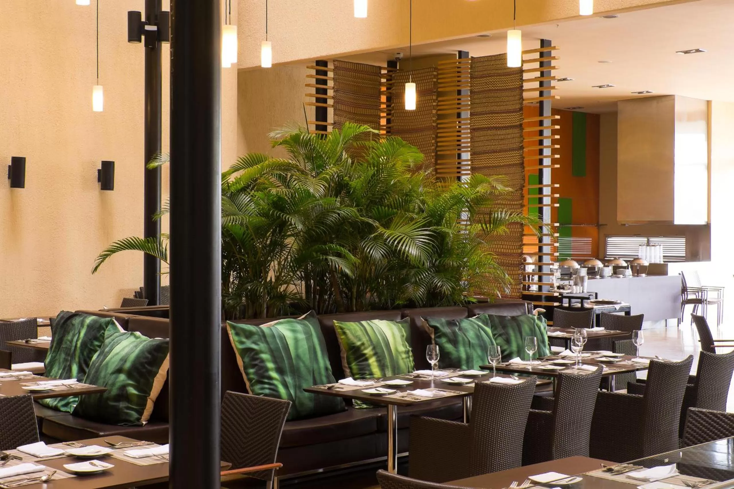 Restaurant/places to eat in Movich Hotel de Pereira