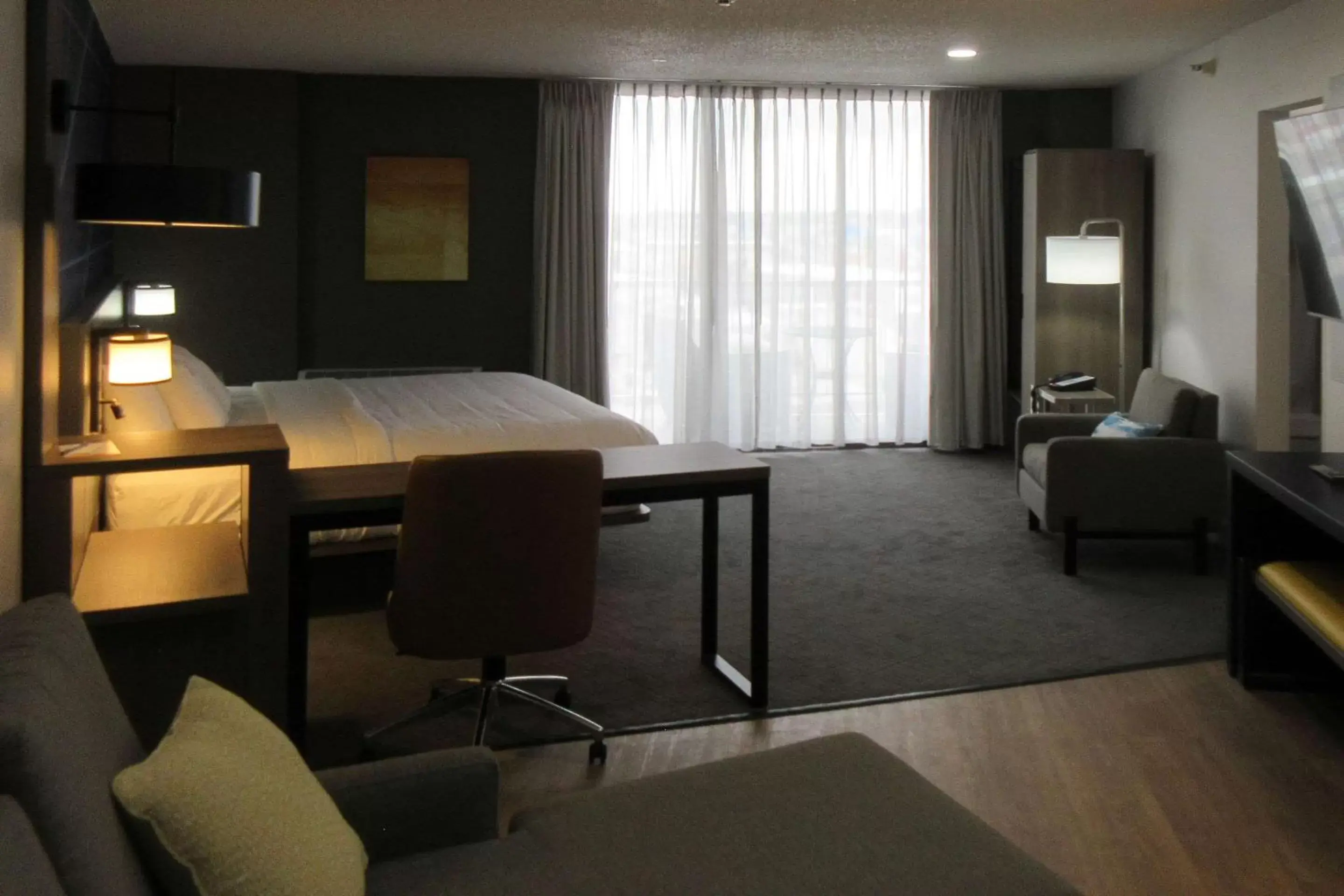 Bedroom, Seating Area in Comfort Suites Idaho Falls