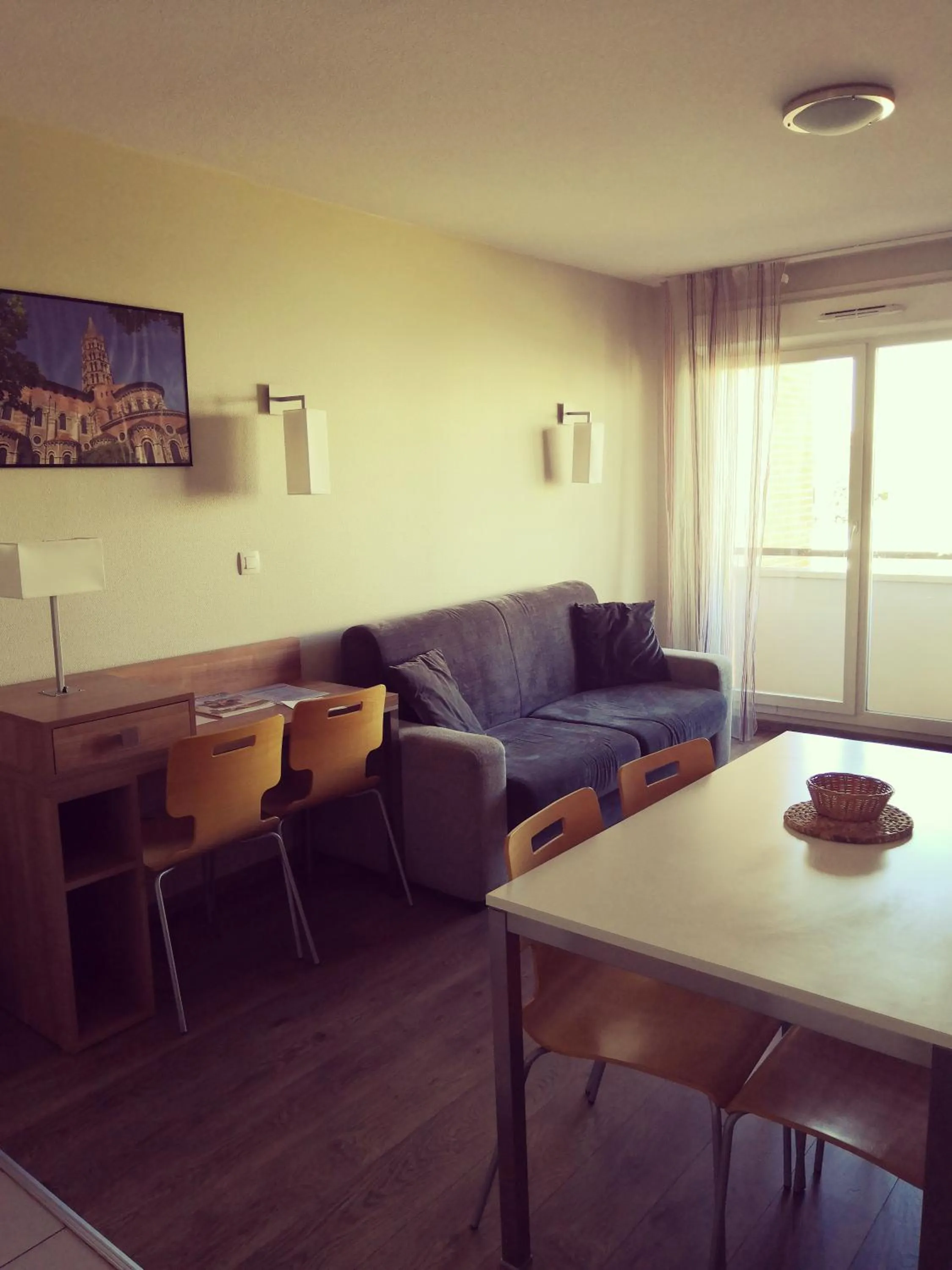 Living room in Lagrange Aparthotel Toulouse Saint-Michel