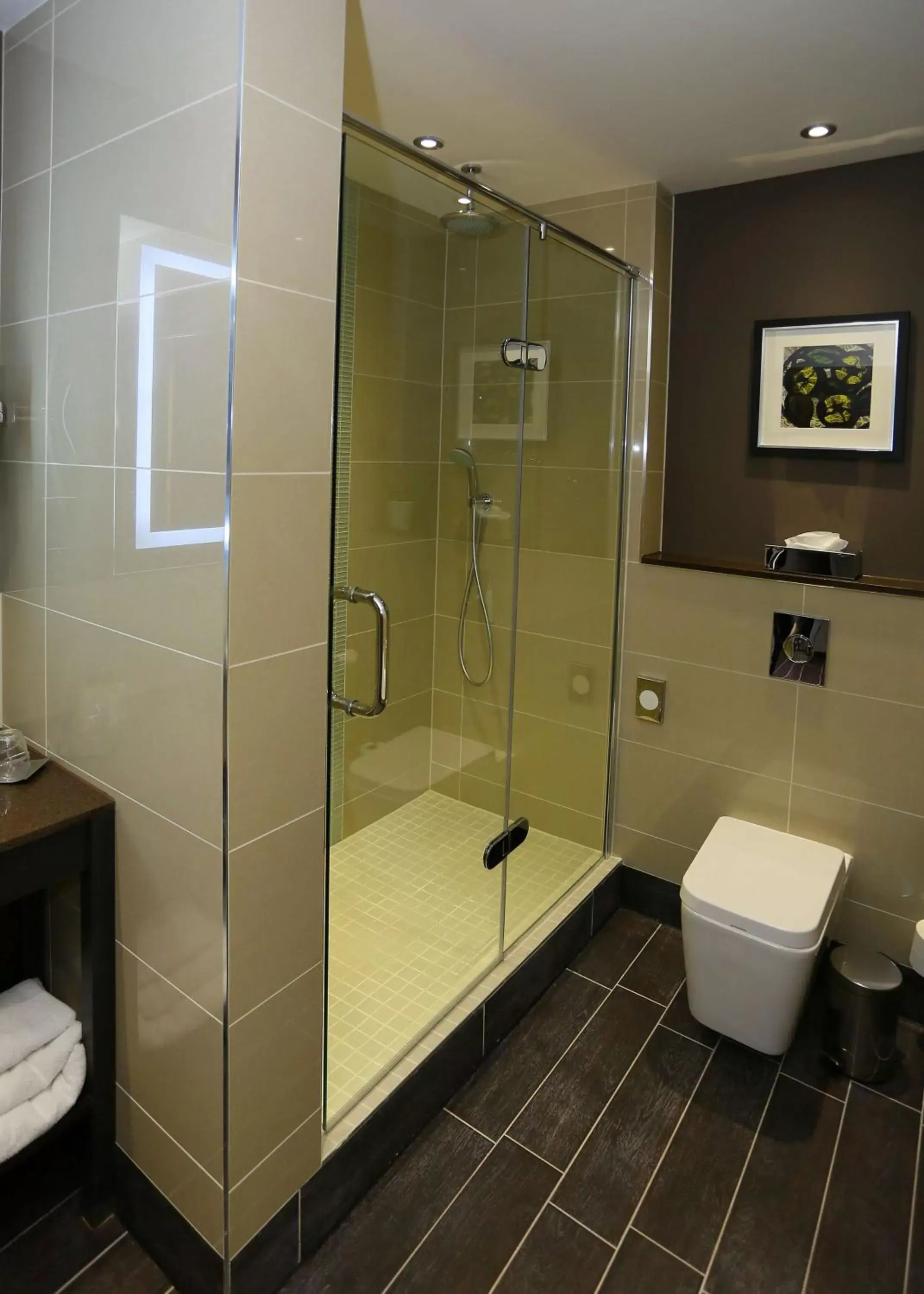 Bathroom in DoubleTree by Hilton Hotel Nottingham - Gateway