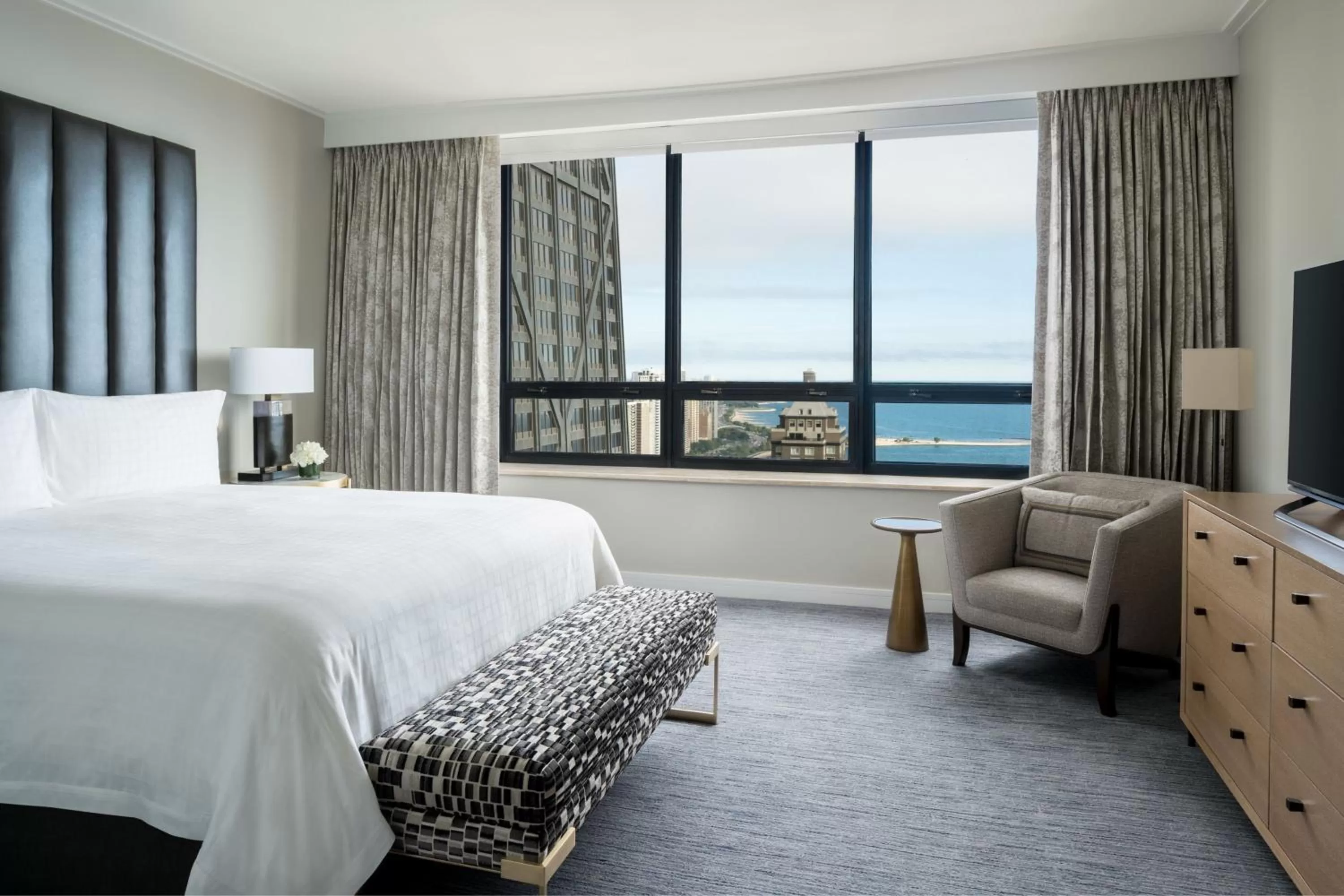 Other, Bed in The Ritz-Carlton, Chicago