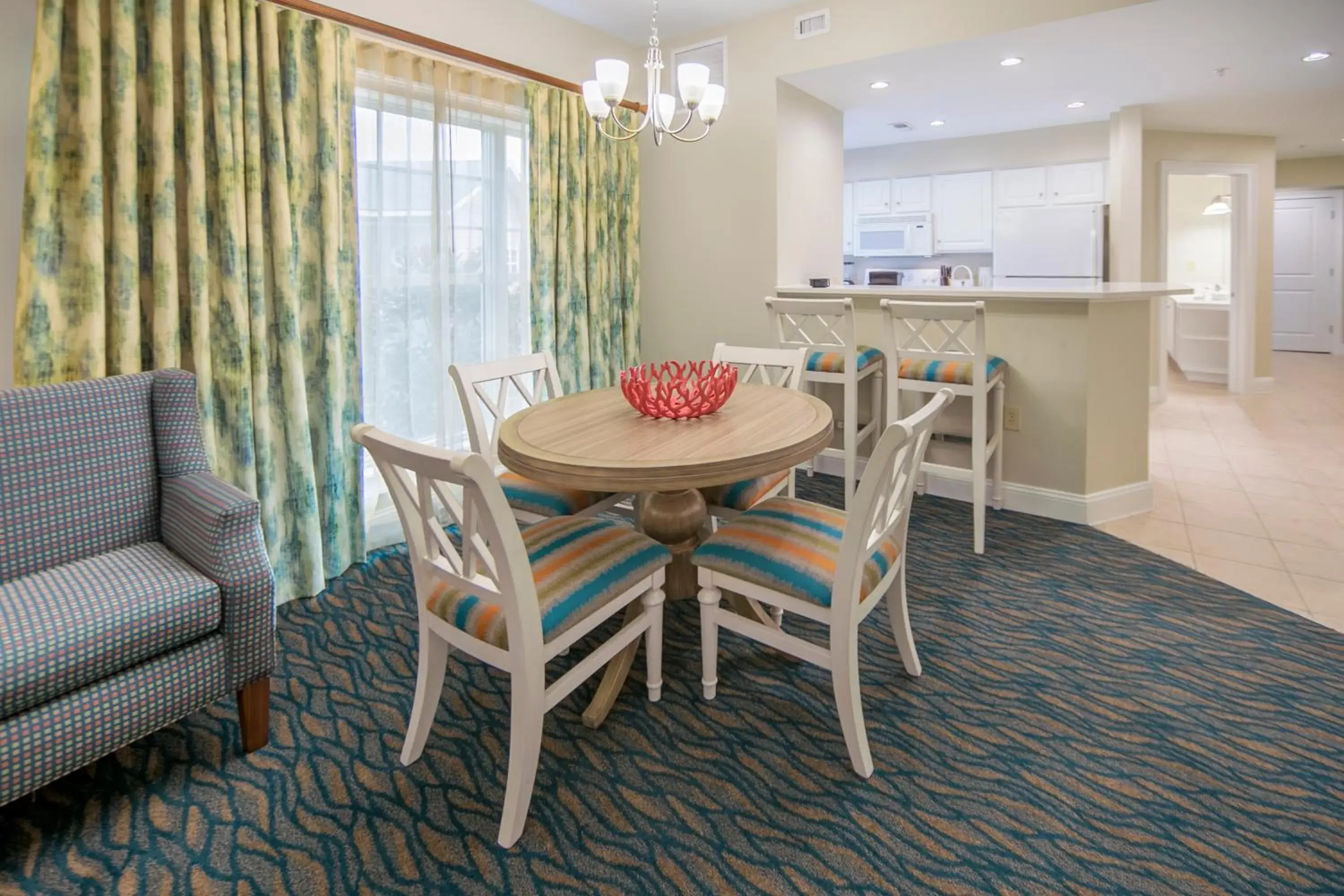 Kitchen or kitchenette, Dining Area in Holiday Inn Club Vacations South Beach Resort, an IHG Hotel