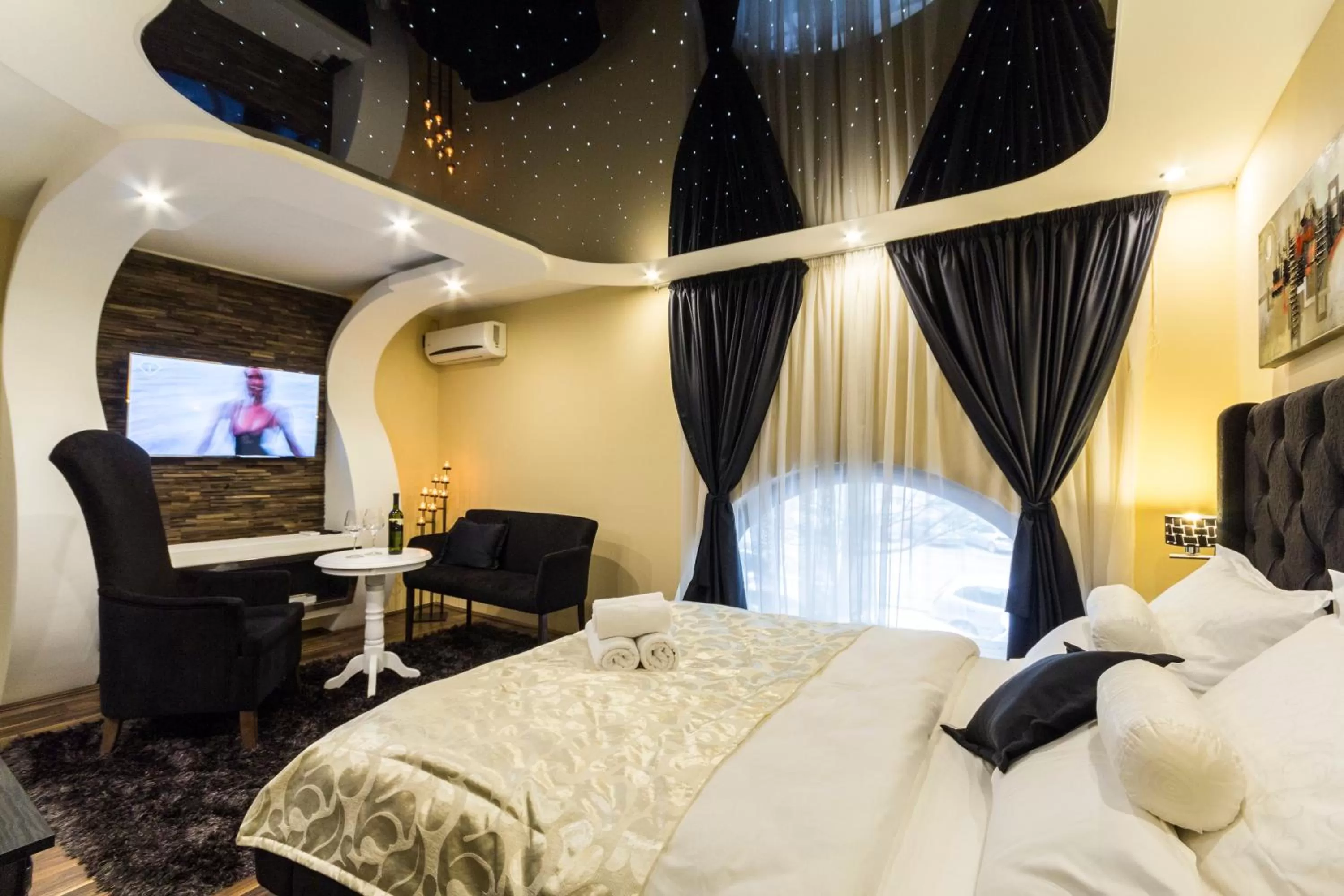 Bed in Madison - Square Sava