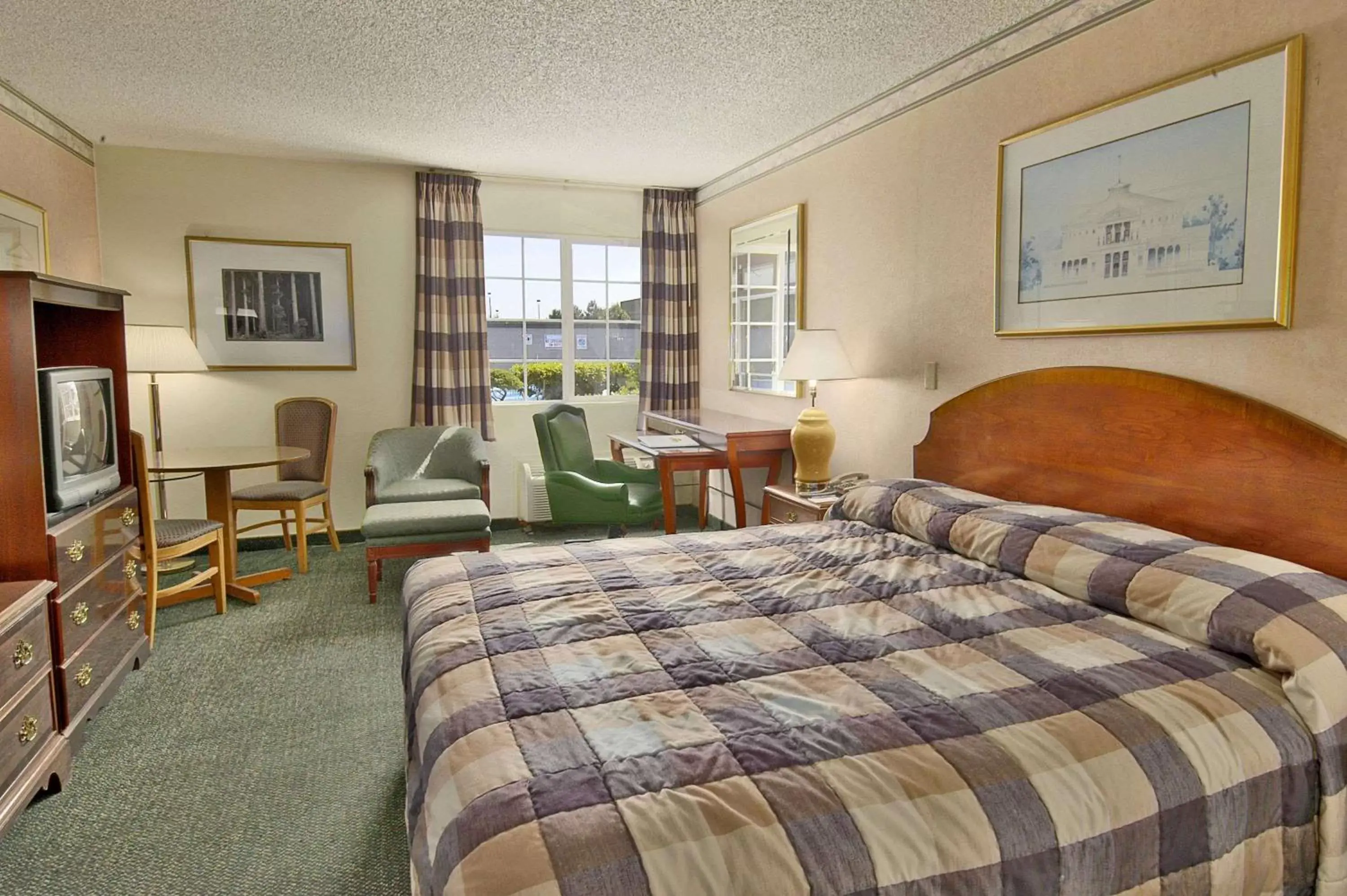 Photo of the whole room in Days Inn by Wyndham Mt. Vernon