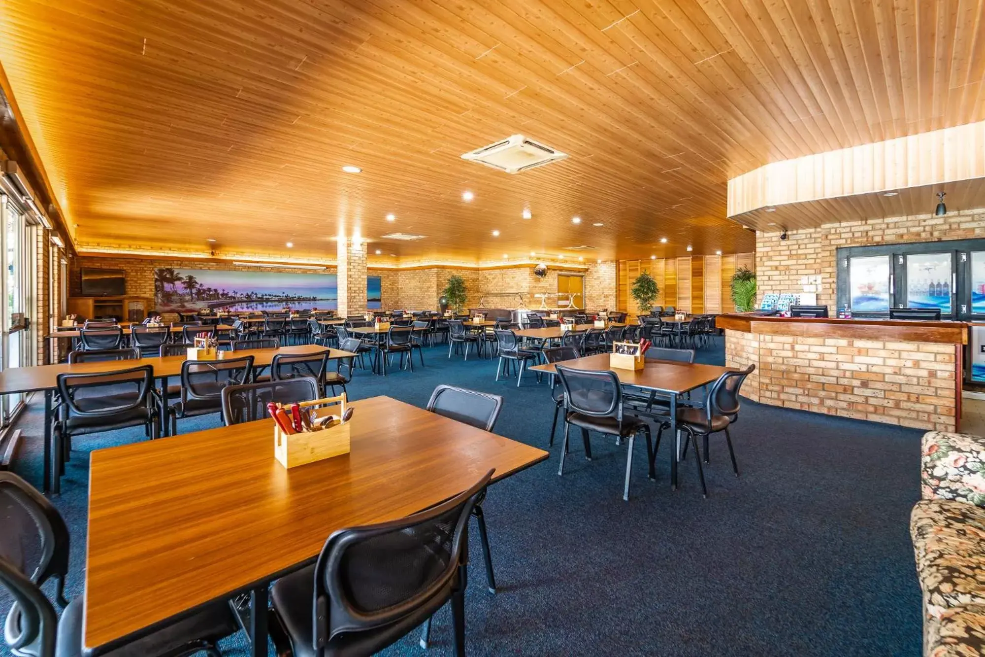 Restaurant/Places to Eat in Carnarvon Motel