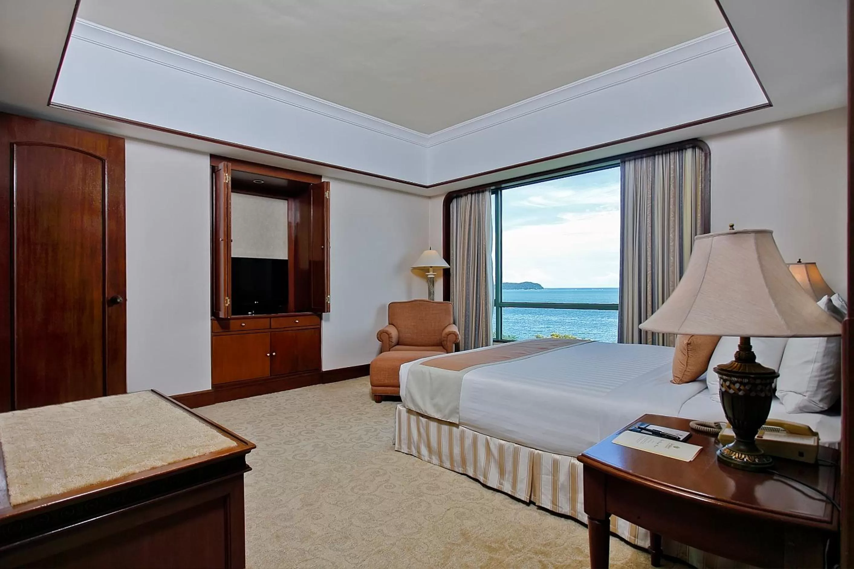Photo of the whole room, Bed in The Pacific Sutera Hotel