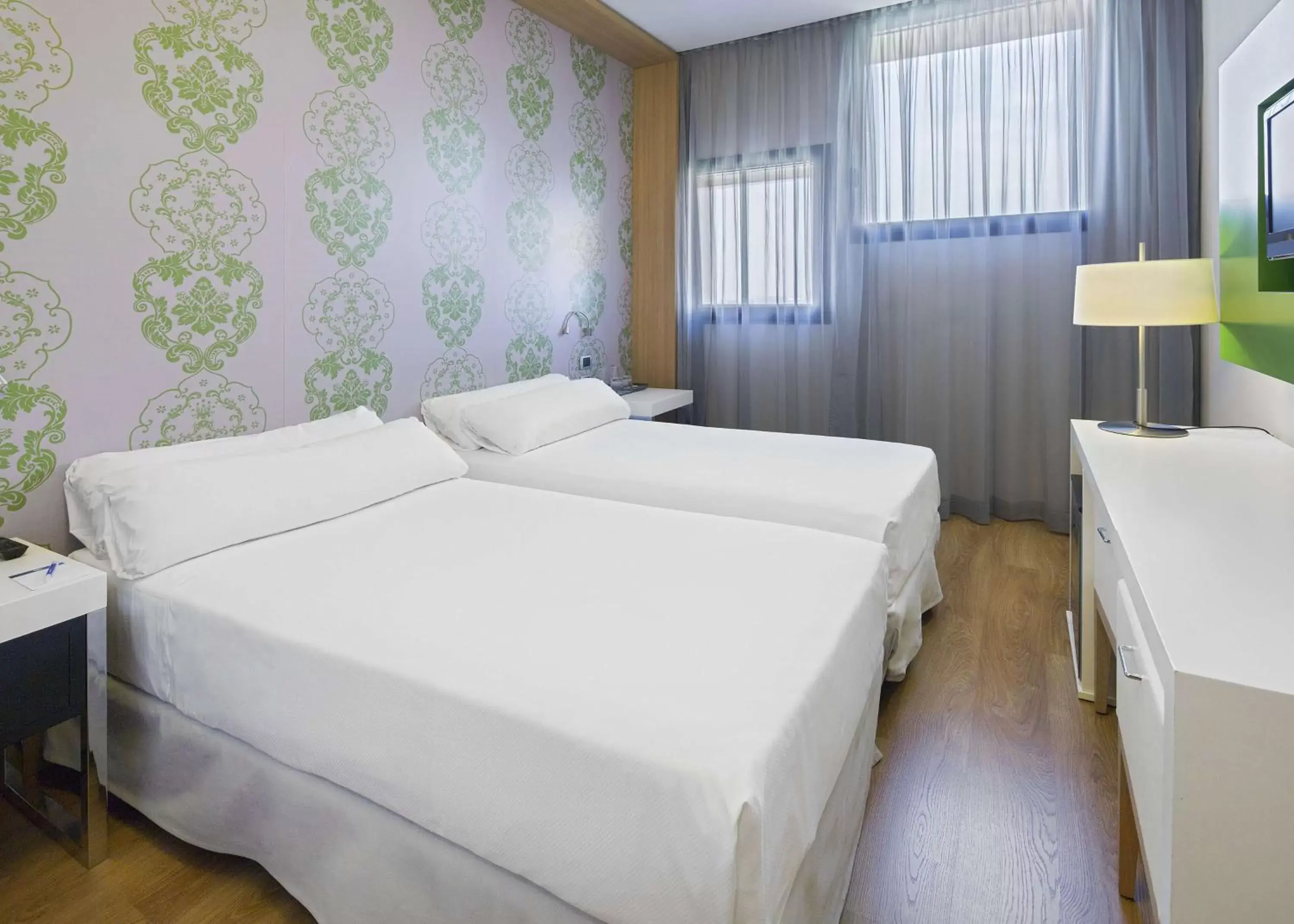 Bedroom, Bed in NH Milano Fiera