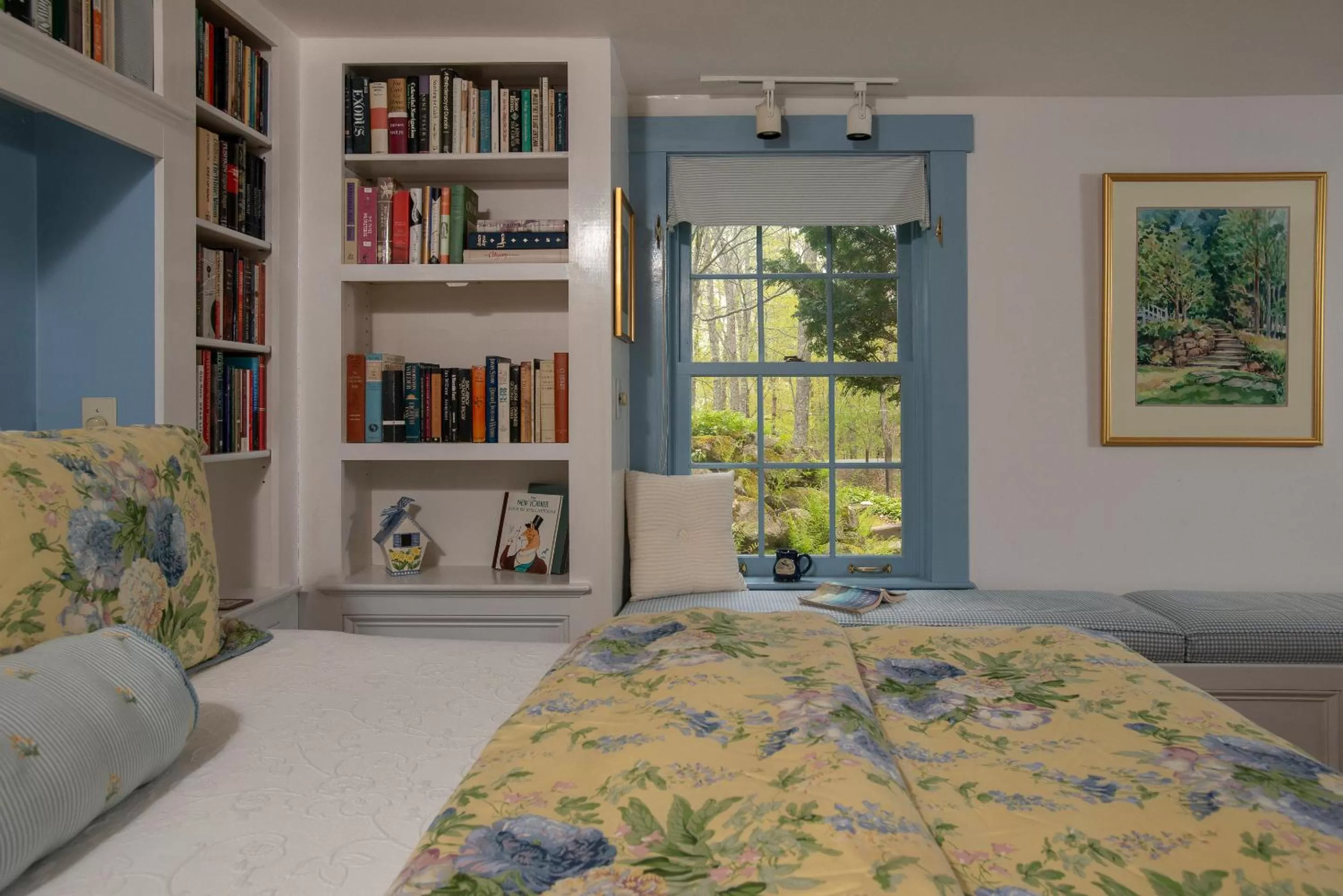 Library, Bed in Camden Maine Stay Inn