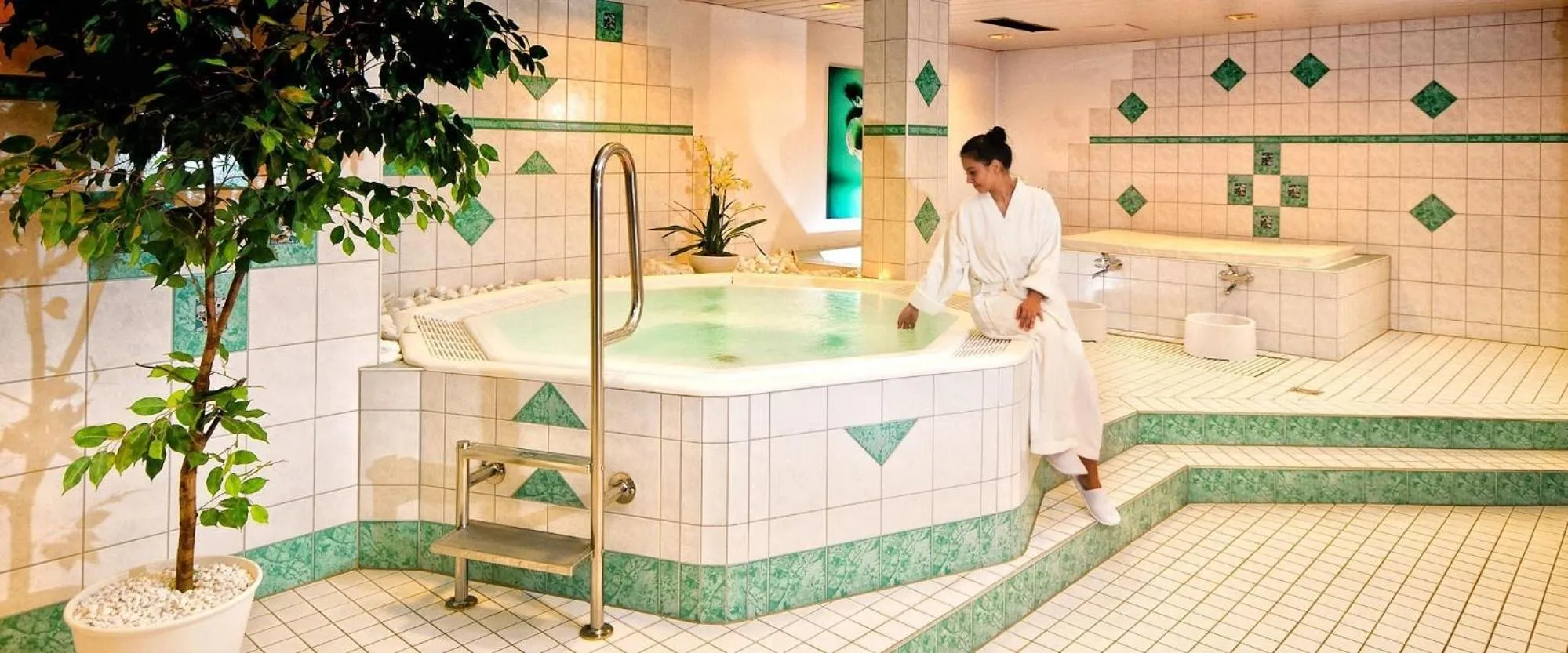 Hot Tub in Hotel Ambiente Walldorf