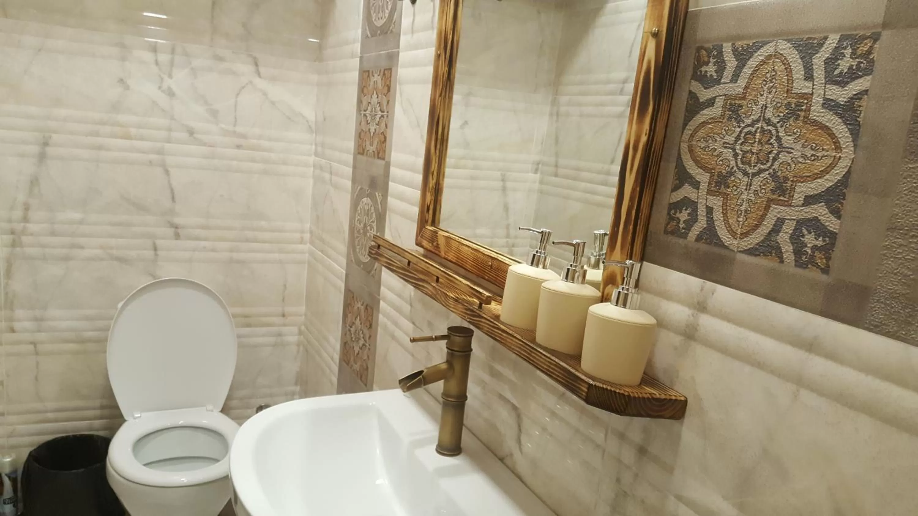 Bathroom in Machanents Art Hotel