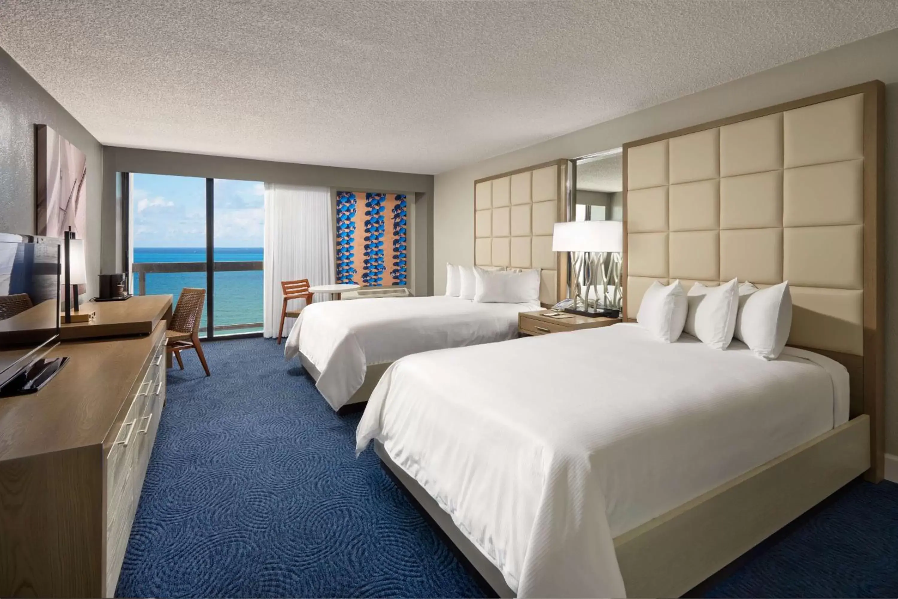 Bed in Bahia Mar Fort Lauderdale Beach - DoubleTree by Hilton