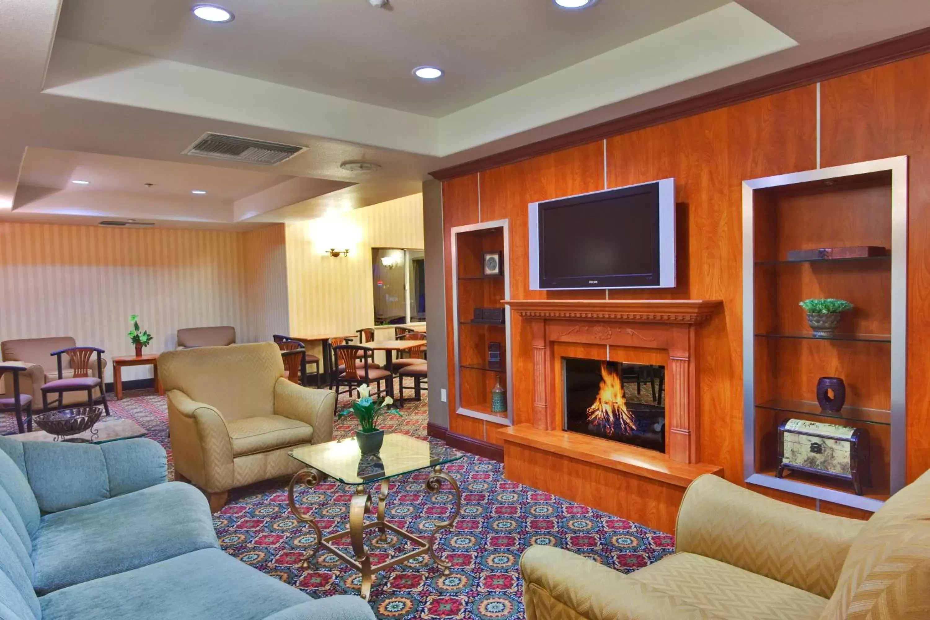 Restaurant/places to eat, Seating Area in Holiday Inn Express Hotel & Suites Ontario Airport-Mills Mall, an IHG Hotel