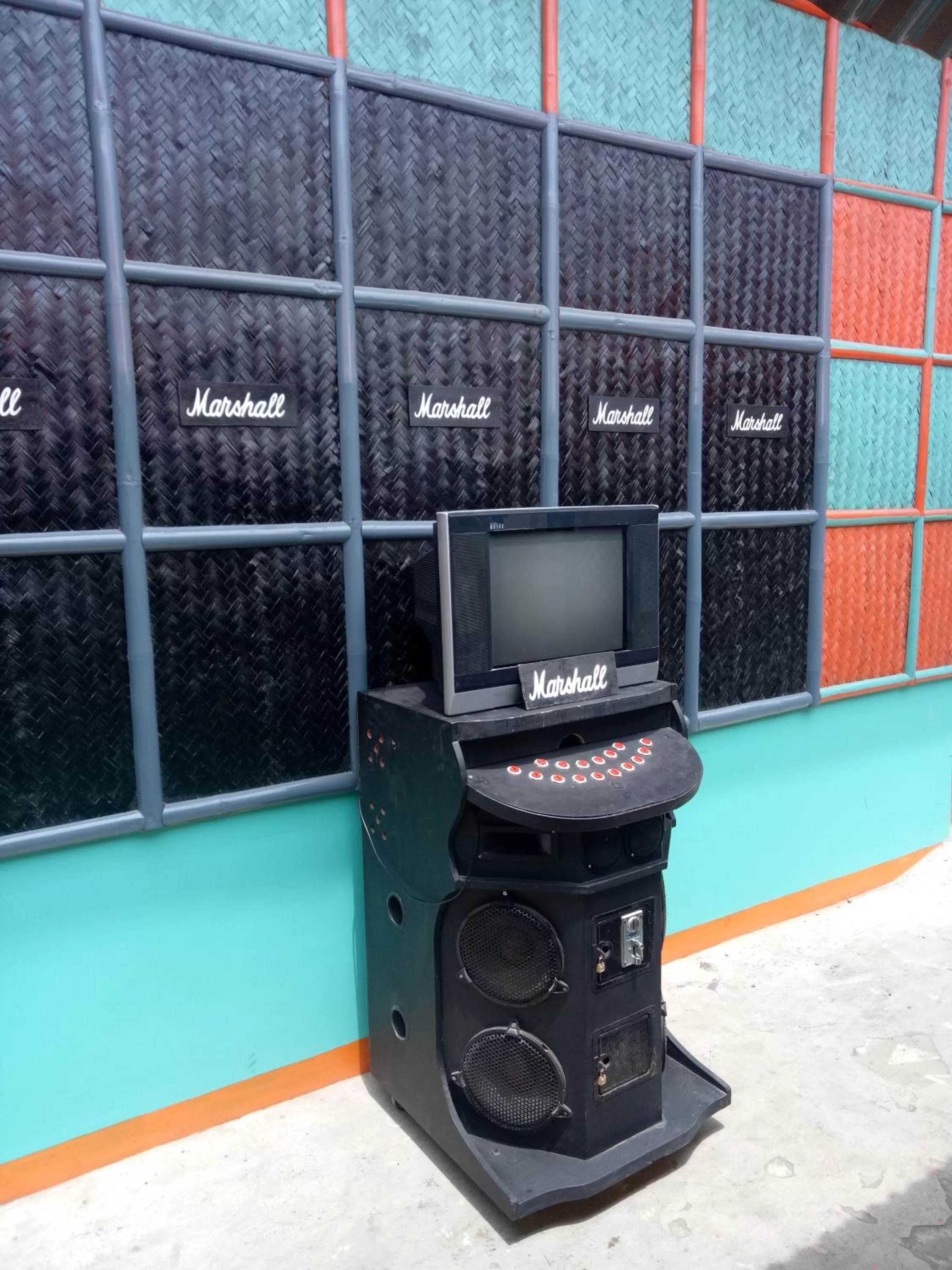 Property building in SmallFry's Beach Resort