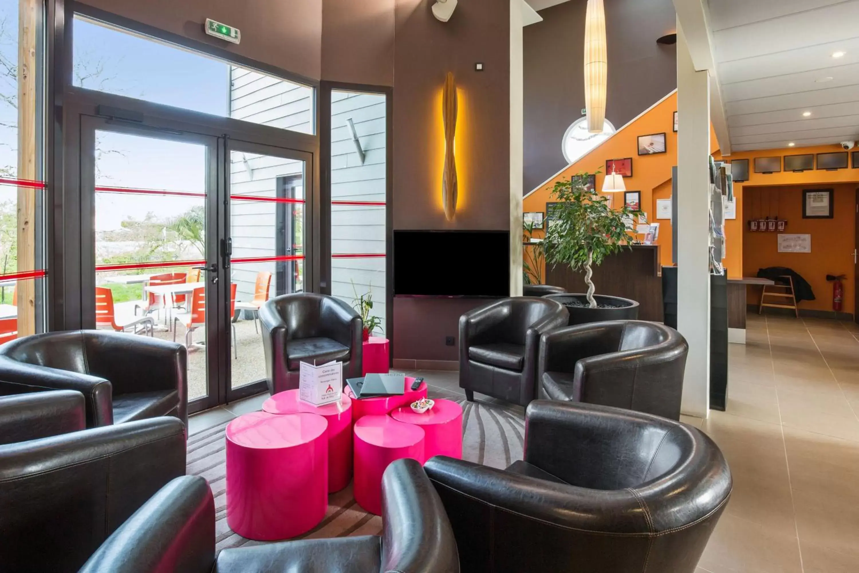 Lobby or reception, Lounge/Bar in Best Western Hotel Nuit De Retz Nantes Sud