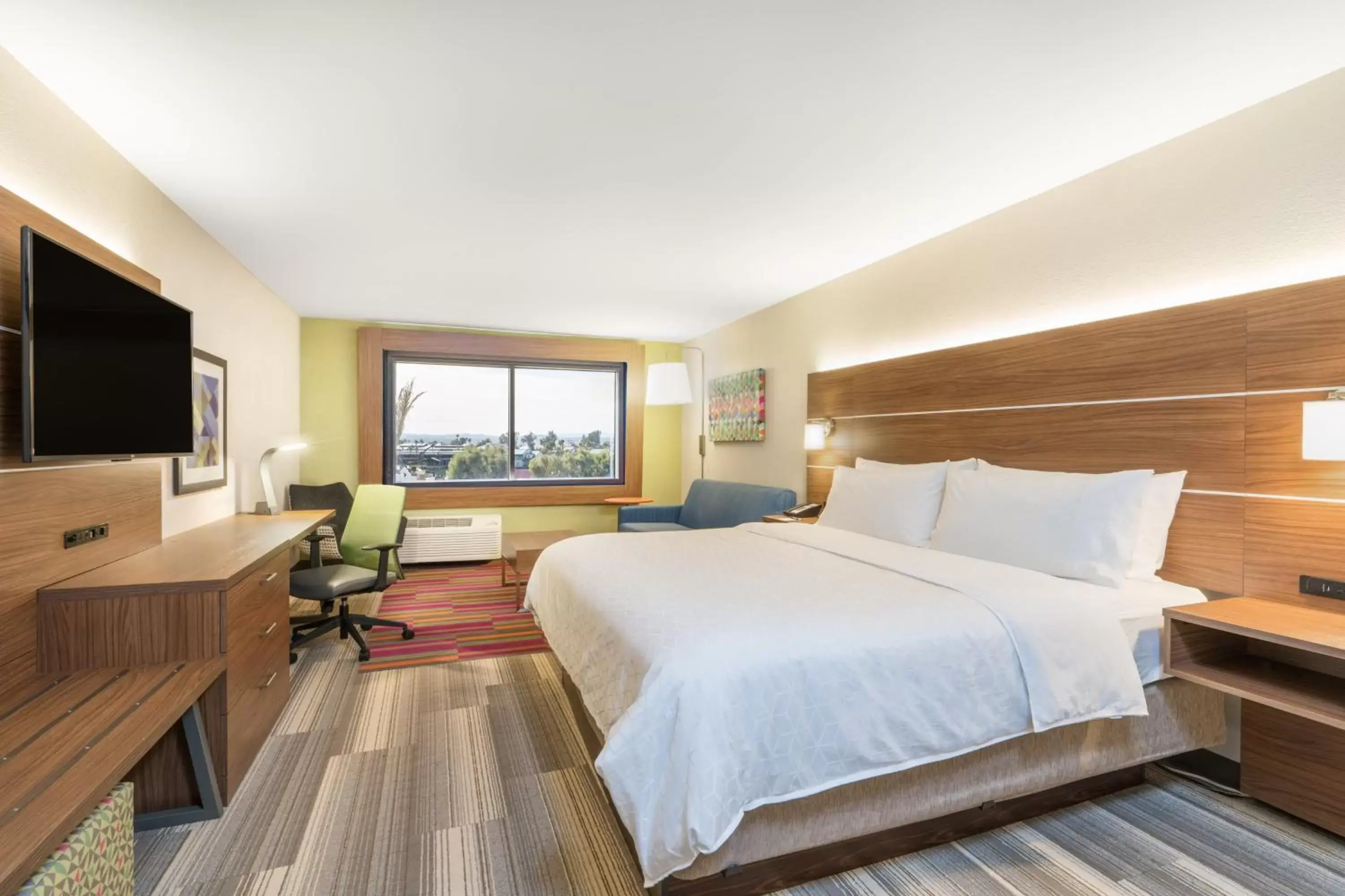 Suite with View - Non-Smoking in Holiday Inn Express & Suites Lake Havasu - London Bridge, an IHG Hotel