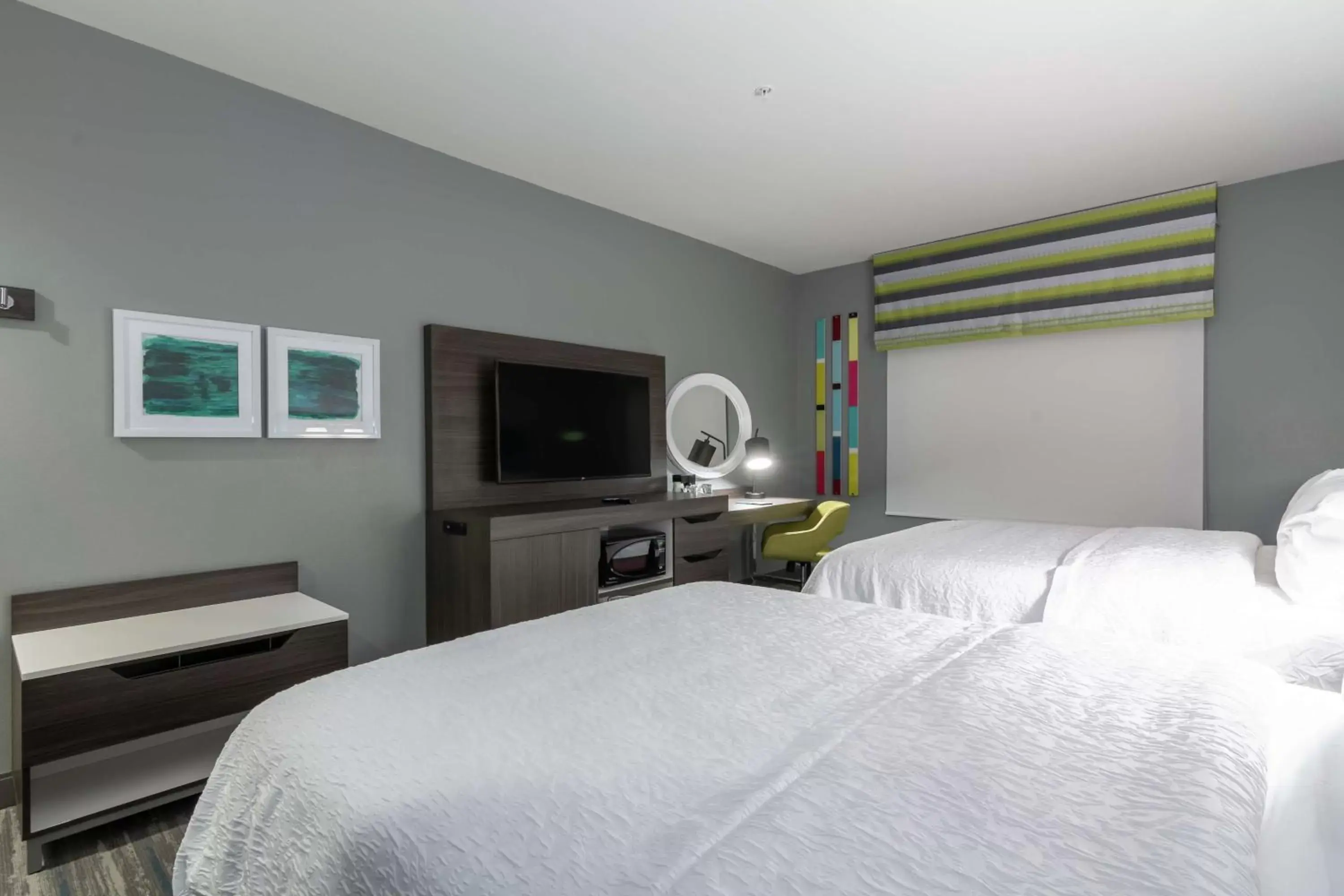 Bedroom, Bed in Hampton Inn & Suites Dallas East