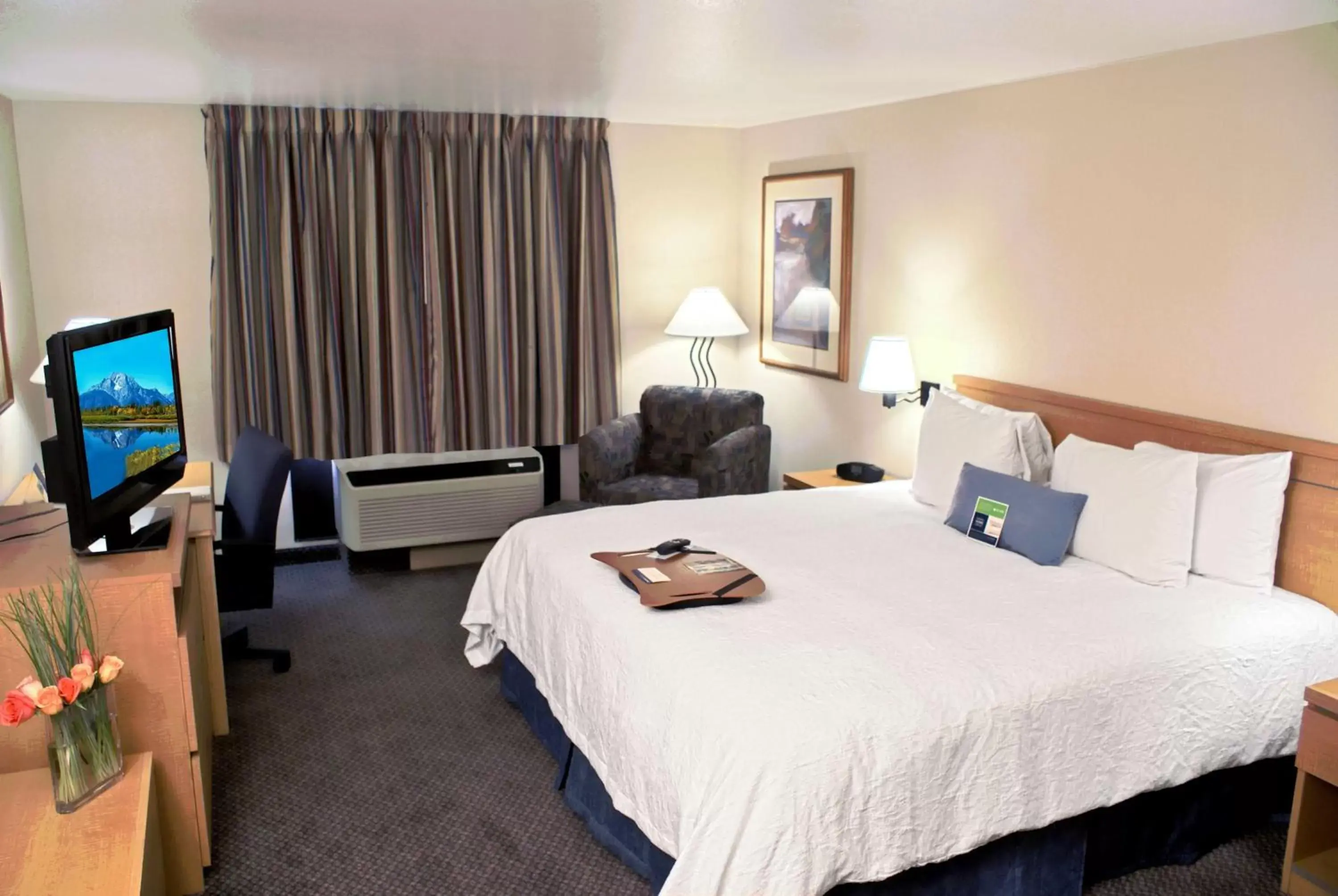 Bed in Hampton Inn Las Vegas/Summerlin